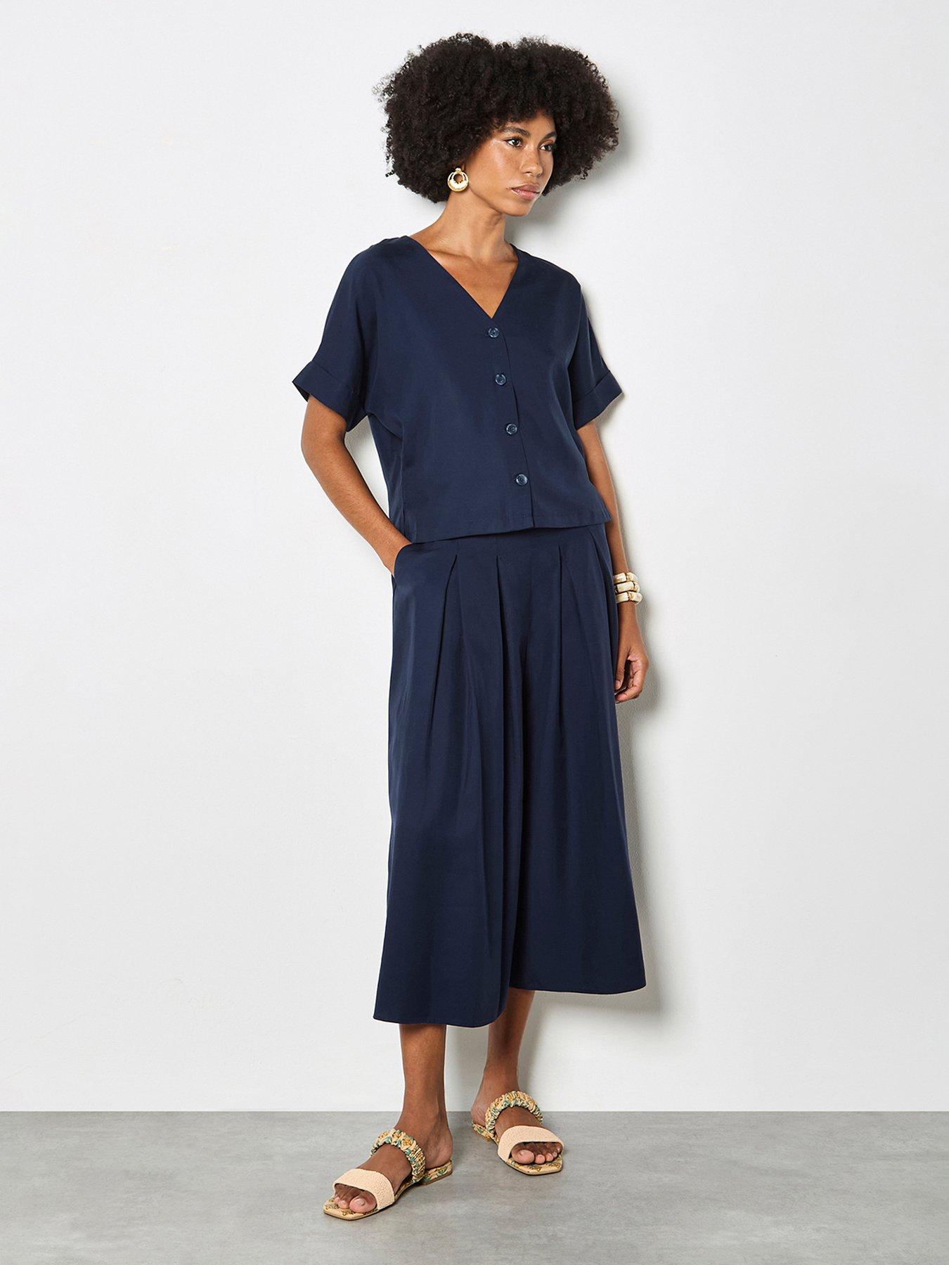 Apricot Linen Button Front Top - Blue