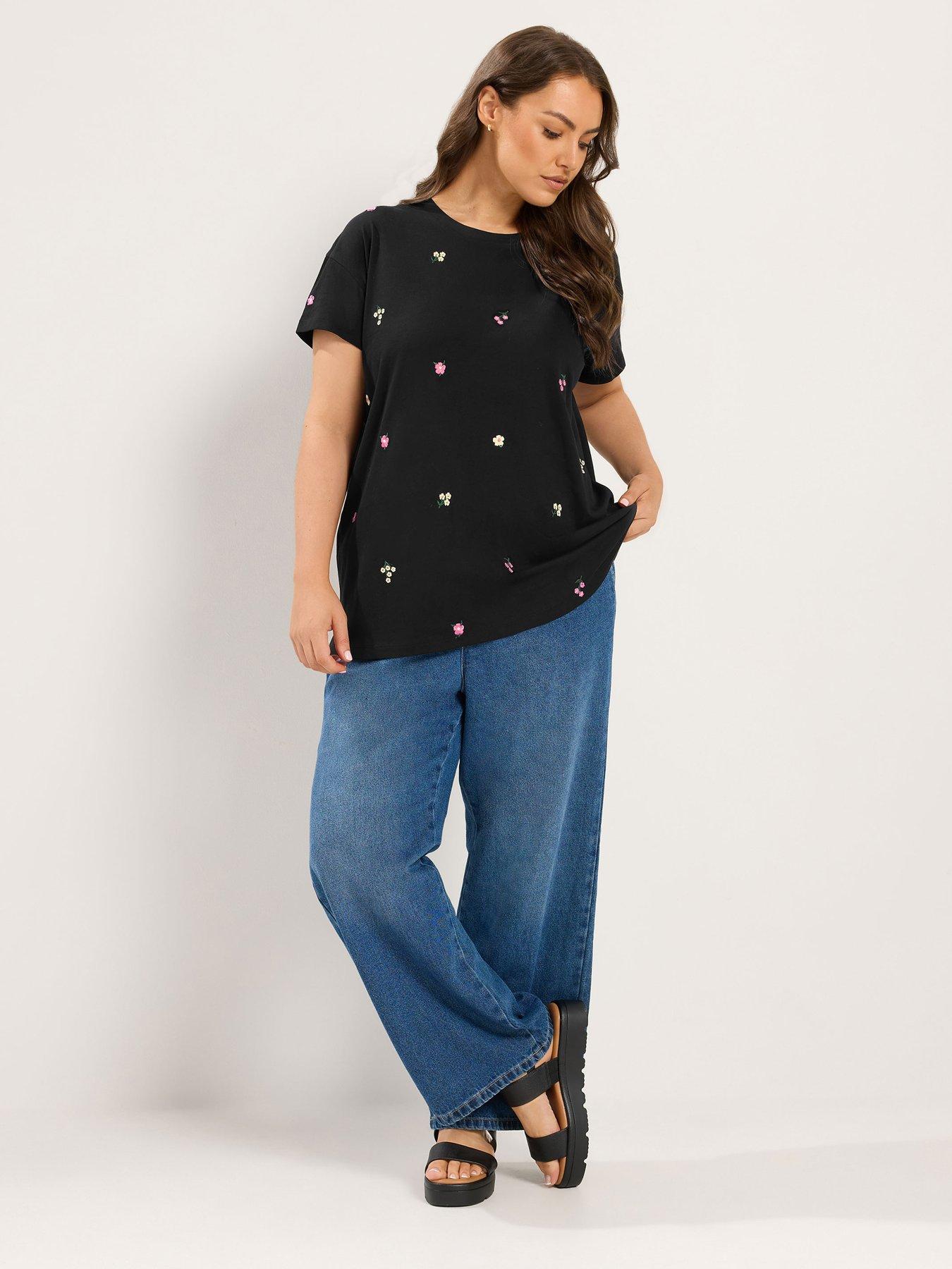 Image 3 of 4 of Yours Curve Embroidered Blossom T-Shirt - Black