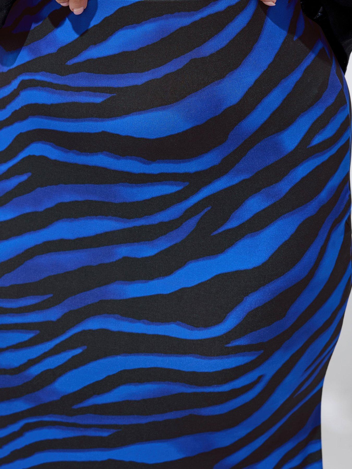 Image 4 of 5 of Yours Curve Zebra Print Maxi Skirt - Blue