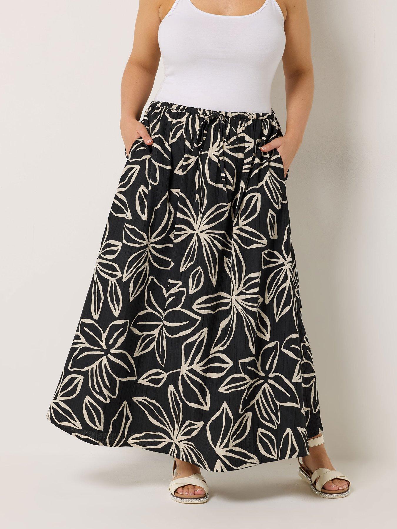 Yours Curve Floral Textured Skirt - Black