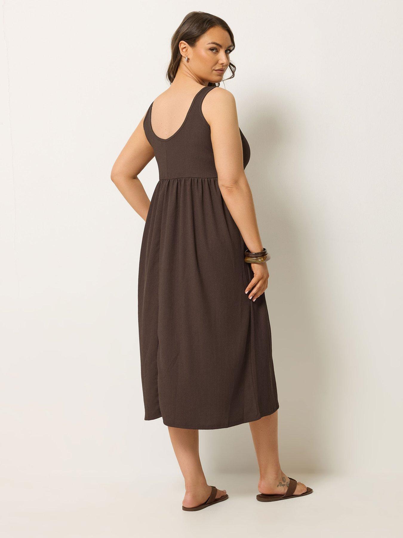 Image 2 of 4 of Yours Curve Textured Smock Dress - Brown