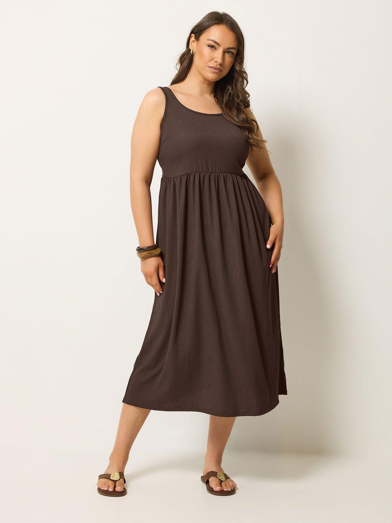 Image 3 of 4 of Yours Curve Textured Smock Dress - Brown