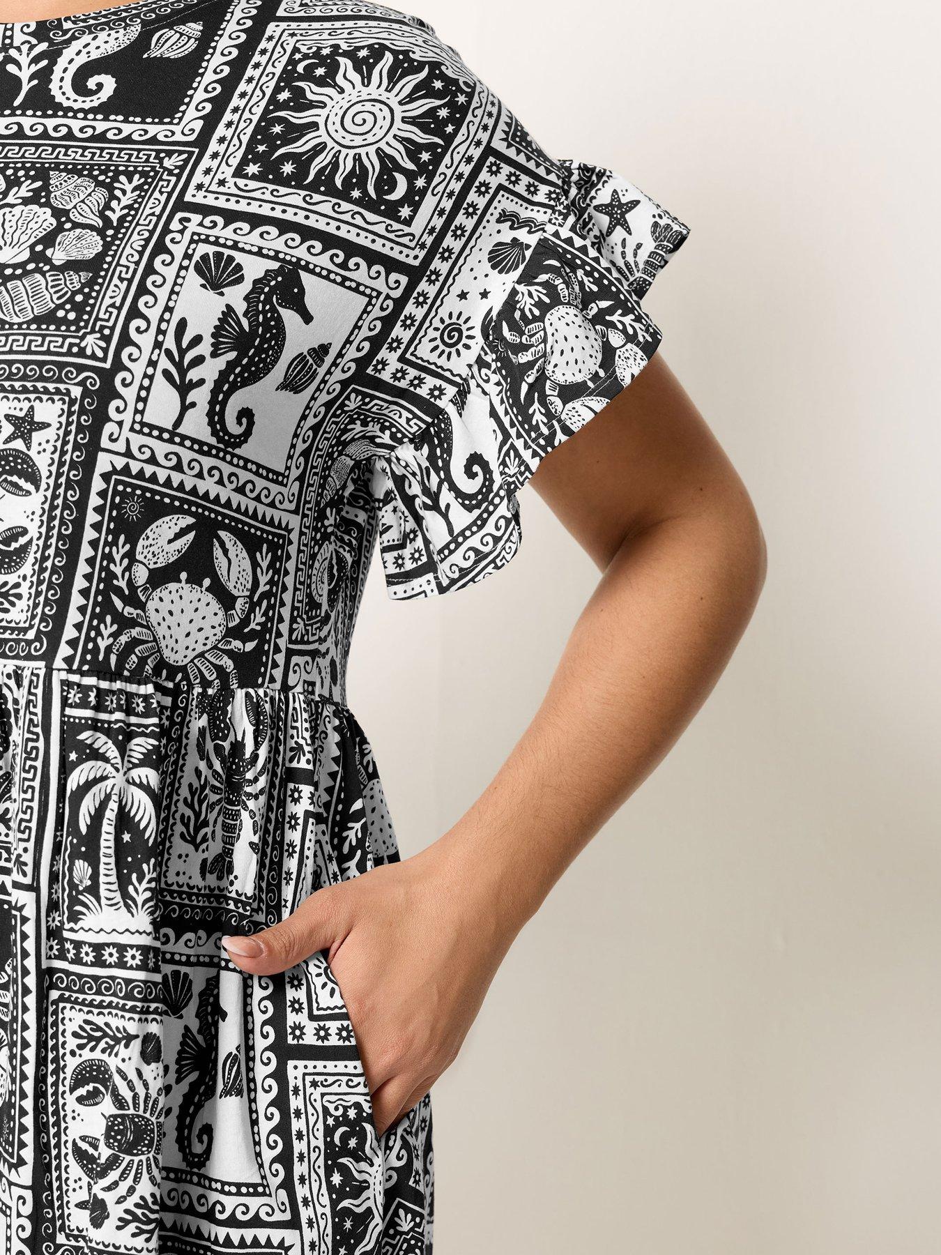 Image 4 of 4 of Yours Curve Frill Sleeve Tunic Dress - Black