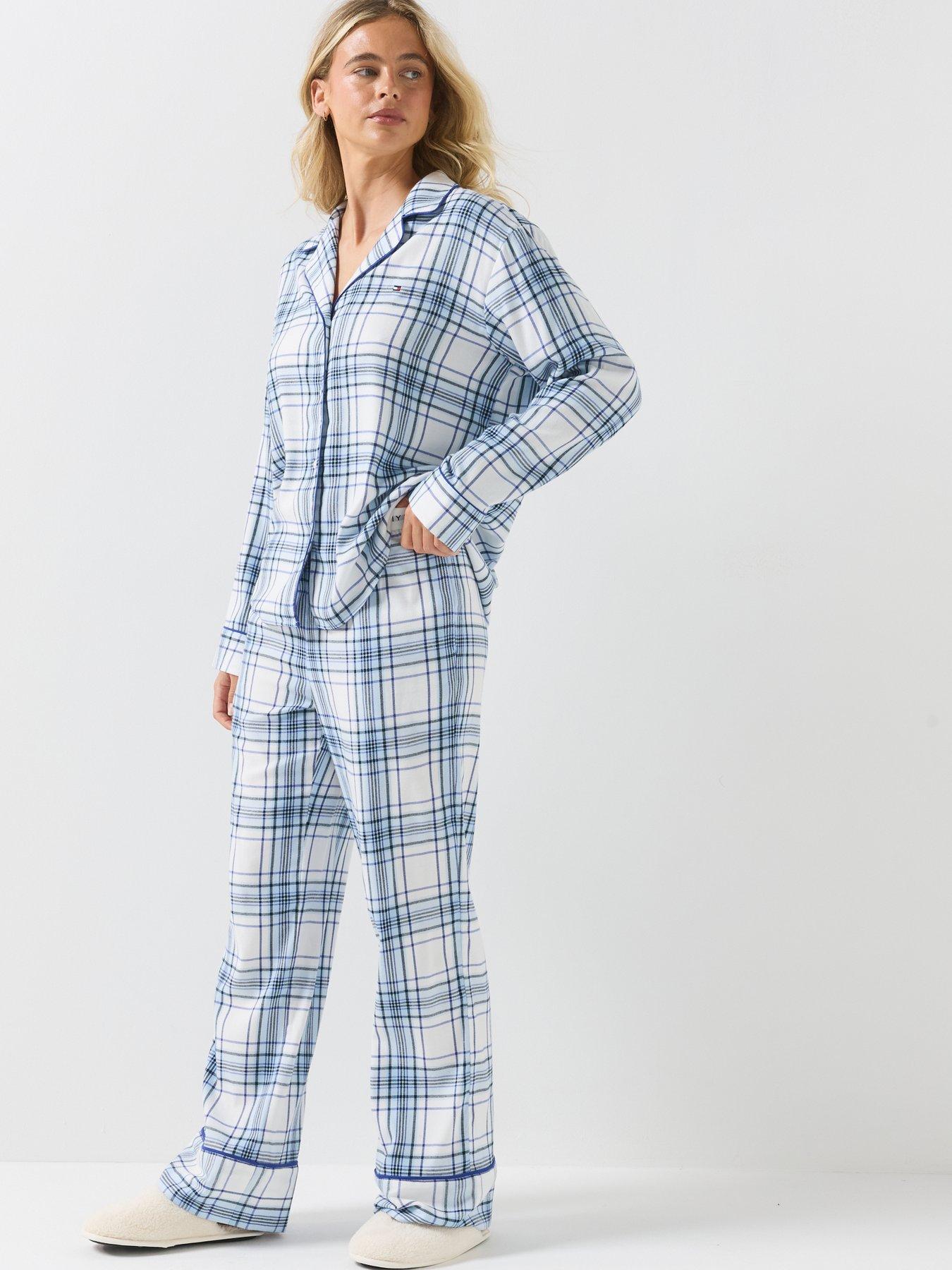 Image 3 of 7 of Tommy Hilfiger Essential Flannel Pyjamas And Slippers Gift Set - Blue