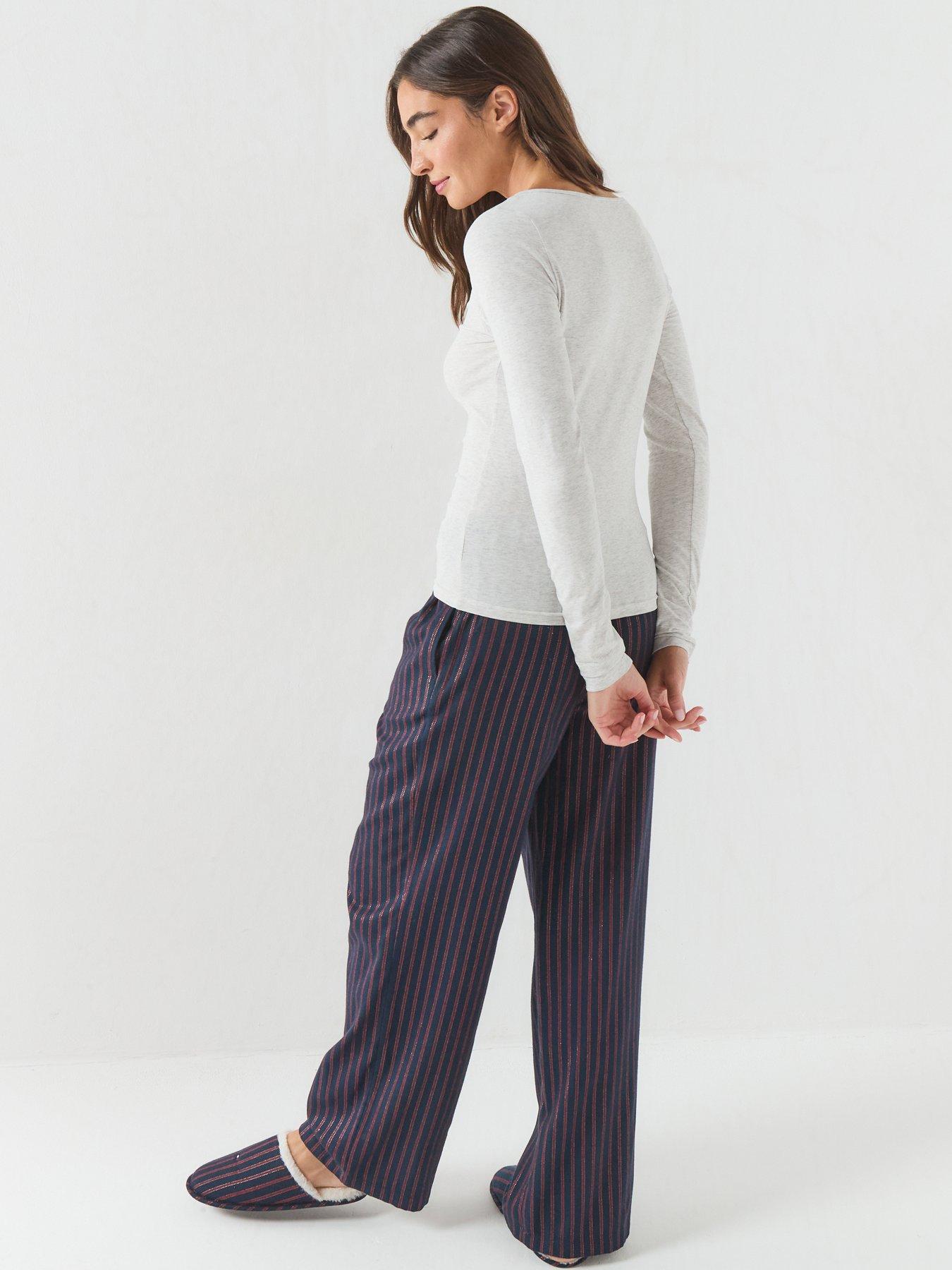 Image 2 of 7 of Tommy Hilfiger Essential Flannel Pyjamas And Slippers Gift Box - Grey