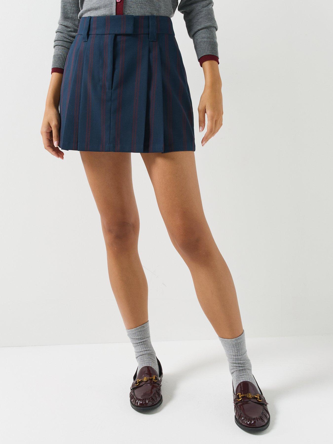 Image 4 of 5 of Tommy Jeans Tjw Pleated Mini Skirt