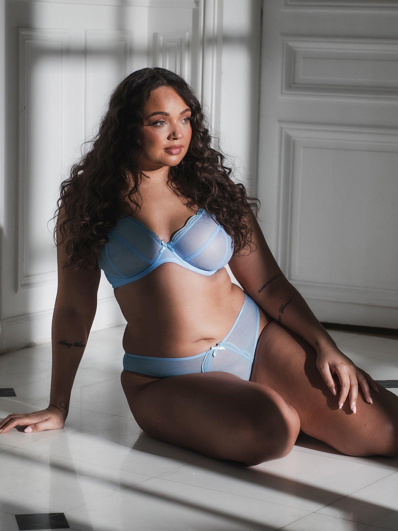 Image 4 of 5 of Curvy Kate Lightstyle Scallop Plunge Bra - Light Blue/silver