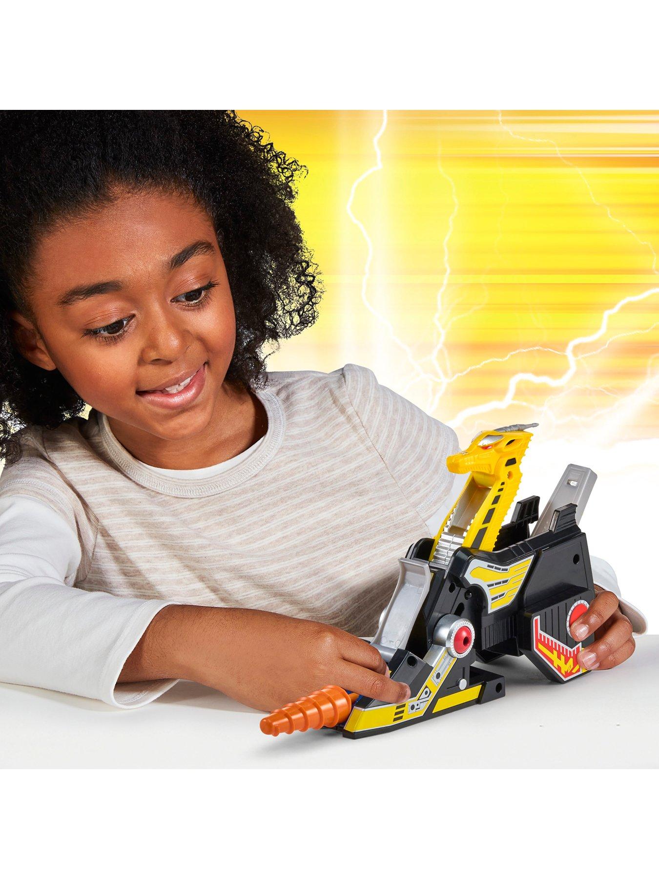 Image 4 of 7 of MMPR COMBINABLE THUNDERZORD - GRIFFIN
