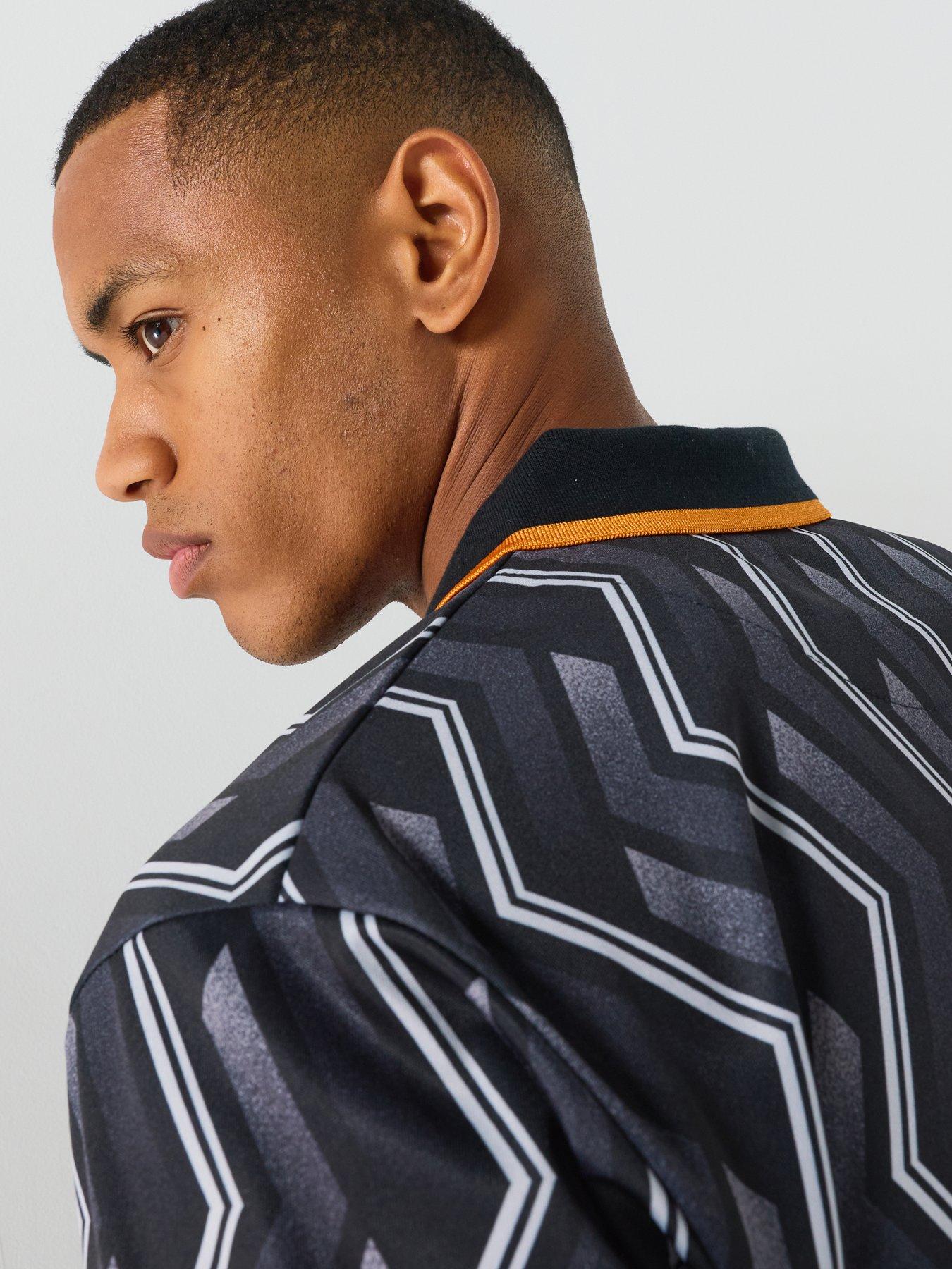 Image 4 of 5 of Pretty Green Pretty Green Kingsleigh Football Top - Black