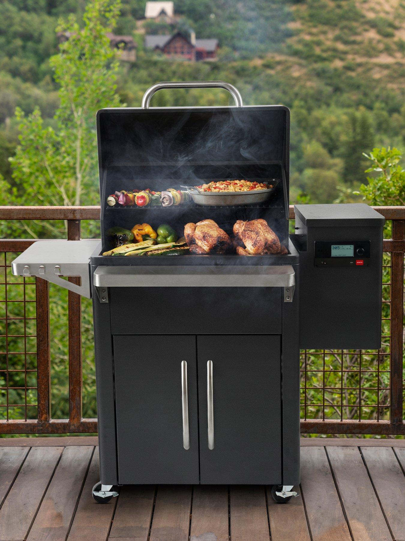 Traeger Silverton 620 Wood Pellet Grill BBQ
