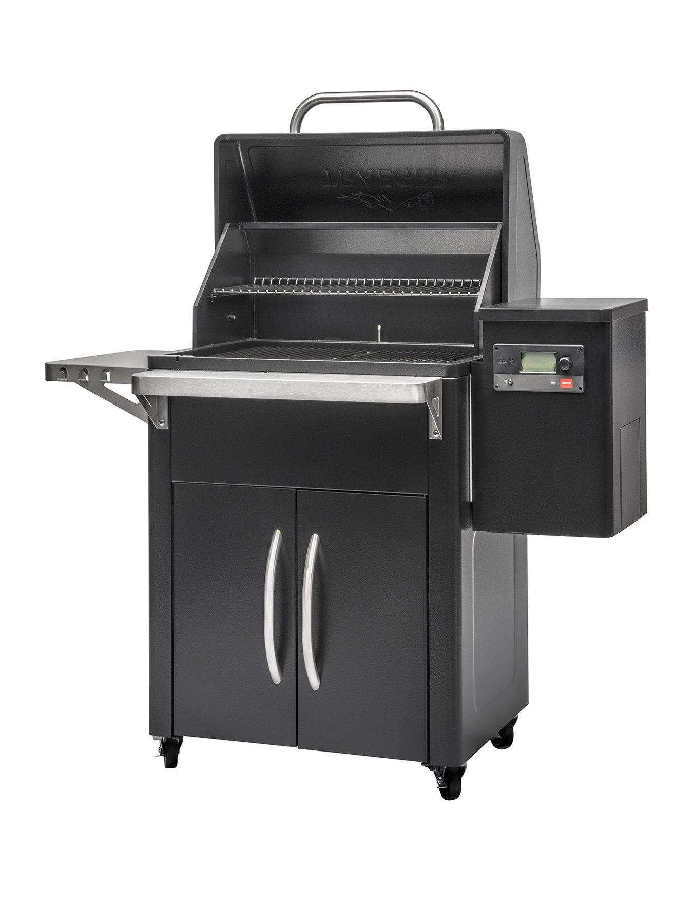 Image 2 of 7 of Traeger Silverton 620 Wood Pellet Grill BBQ