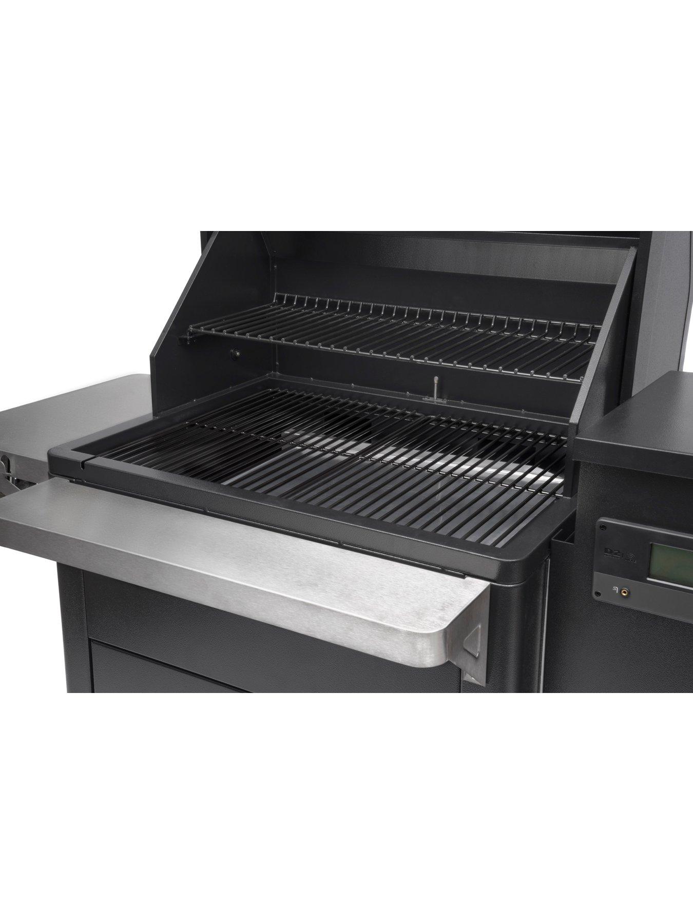 Image 4 of 7 of Traeger Silverton 620 Wood Pellet Grill BBQ