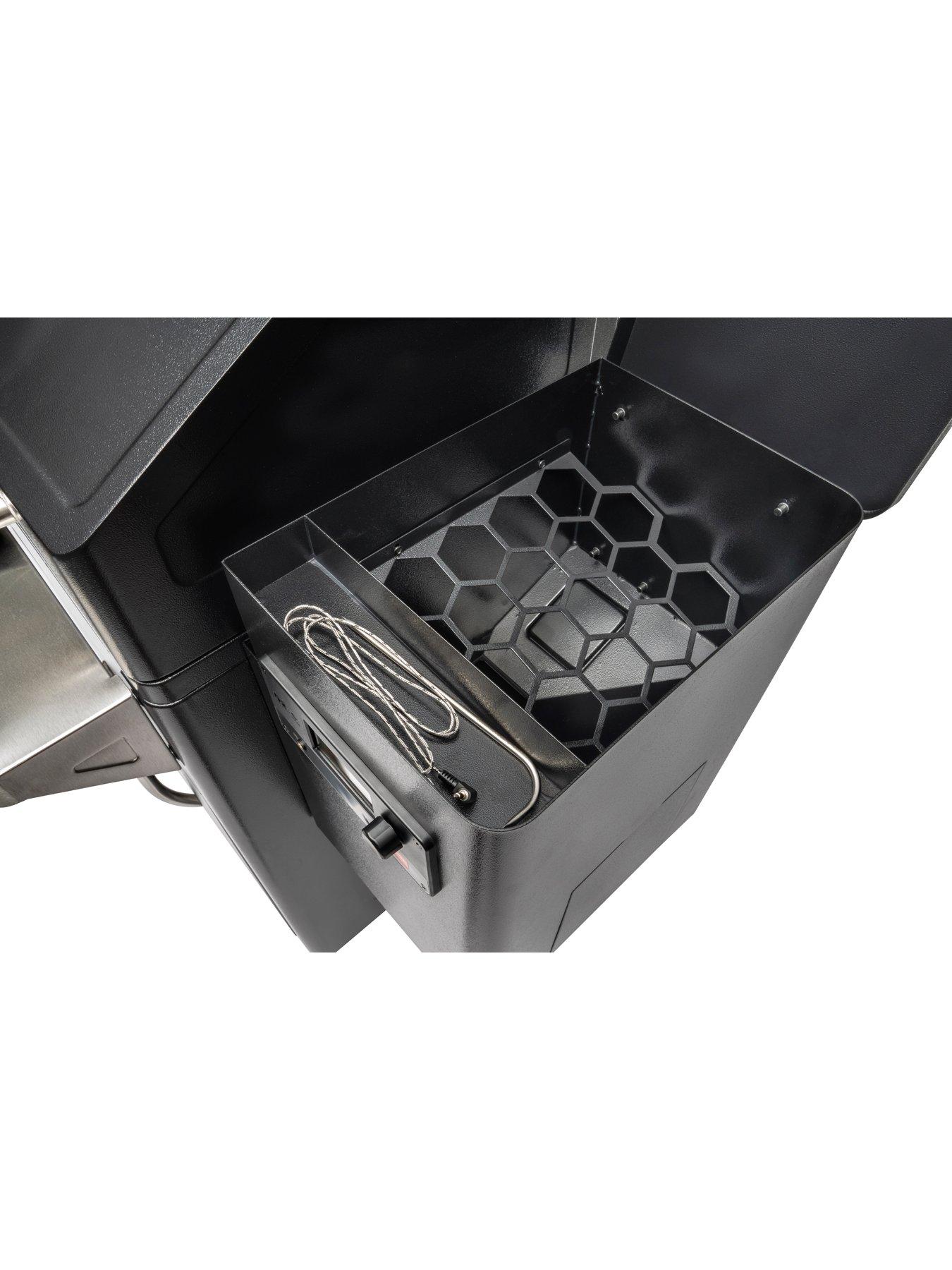 Image 5 of 7 of Traeger Silverton 620 Wood Pellet Grill BBQ