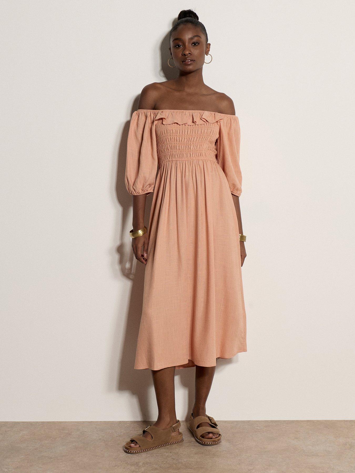 pink bardot dress US 2 / BLUSH defined shape through the torso Mini length hemline that keeps the look bold and night boohoo Women's Petite Bardot Structured