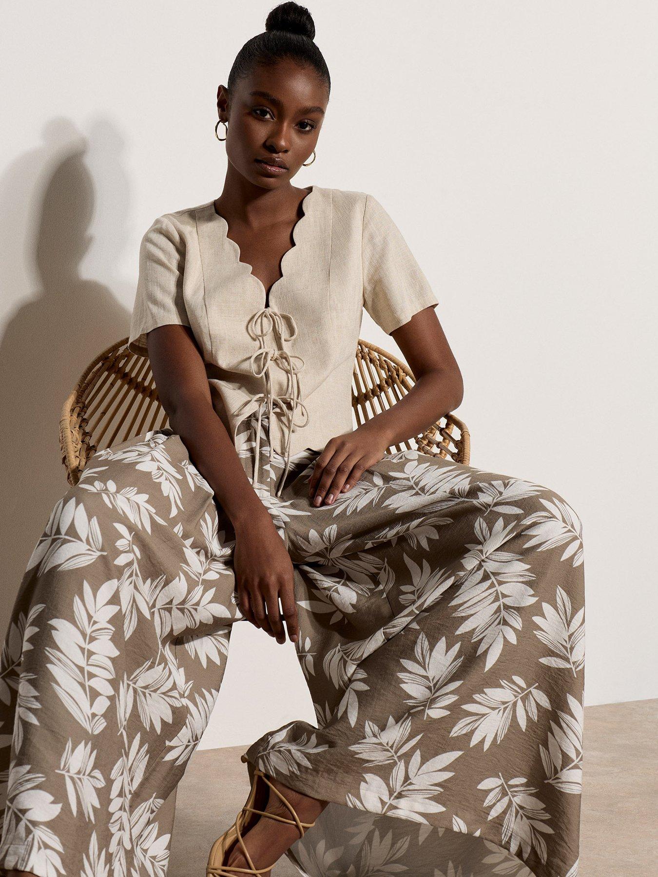 Image 3 of 5 of Apricot Printed Pleat Detail Culottes - Cream