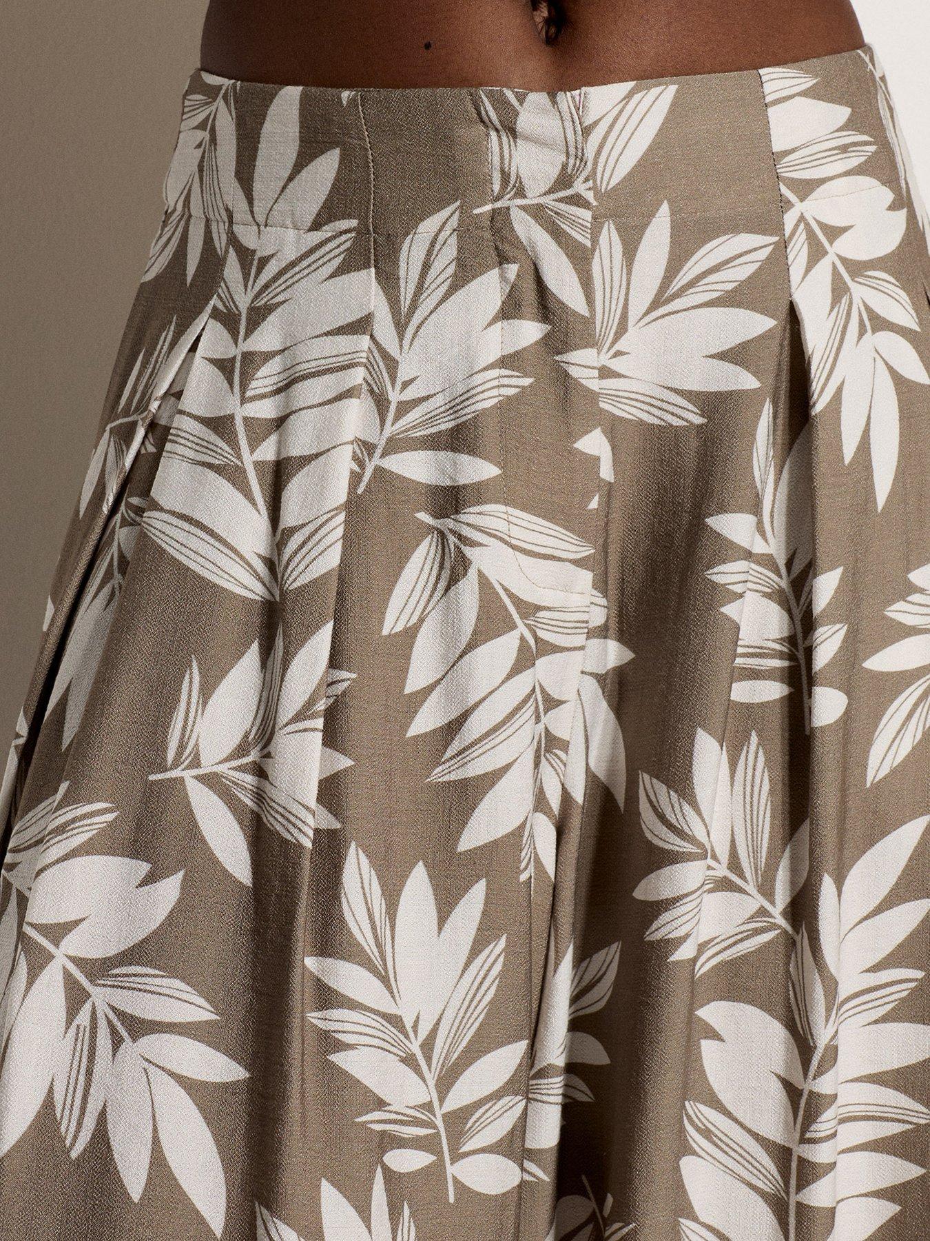 Image 4 of 5 of Apricot Printed Pleat Detail Culottes - Cream
