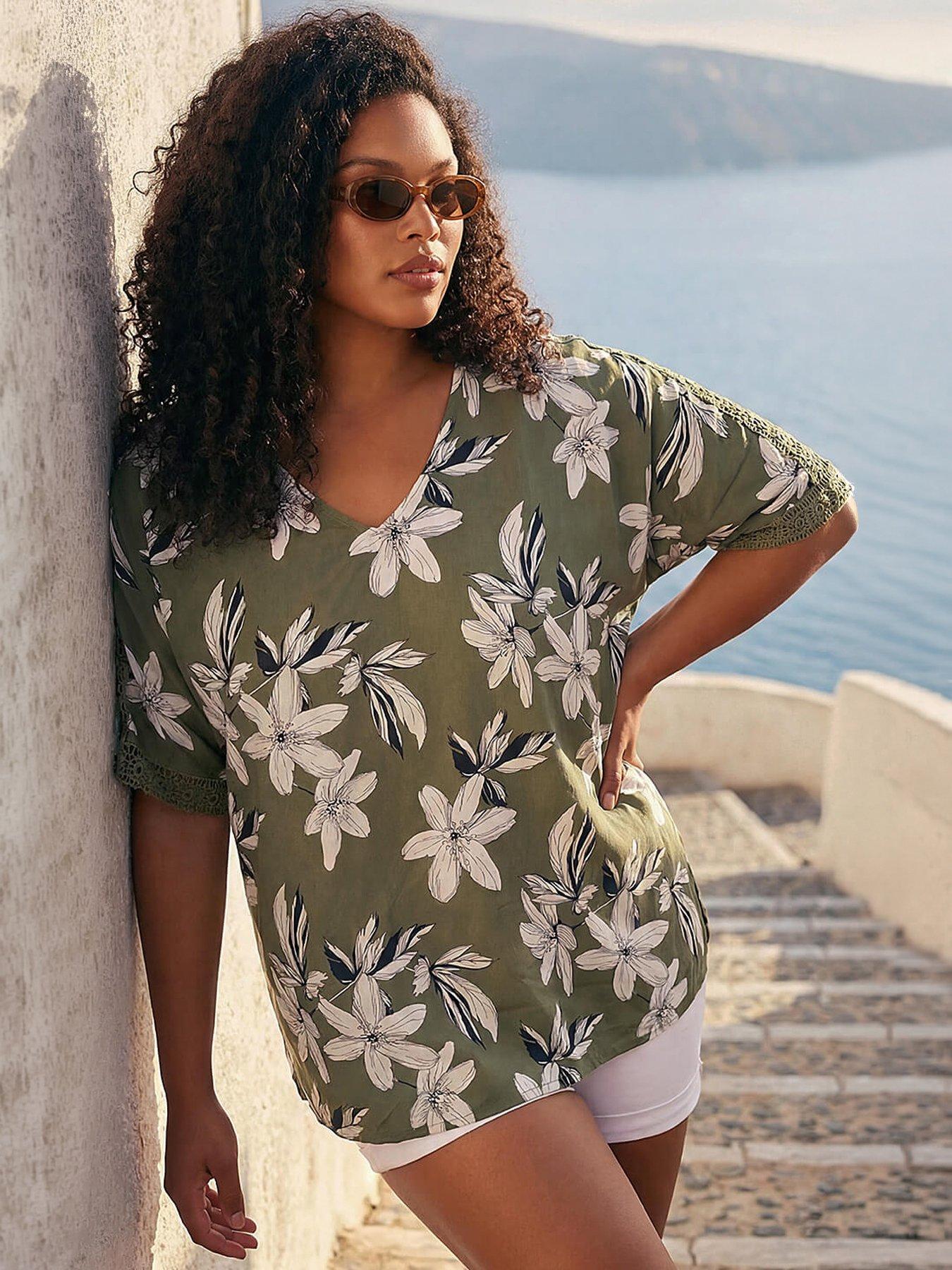Roman Curve Floral Print Crochet Top