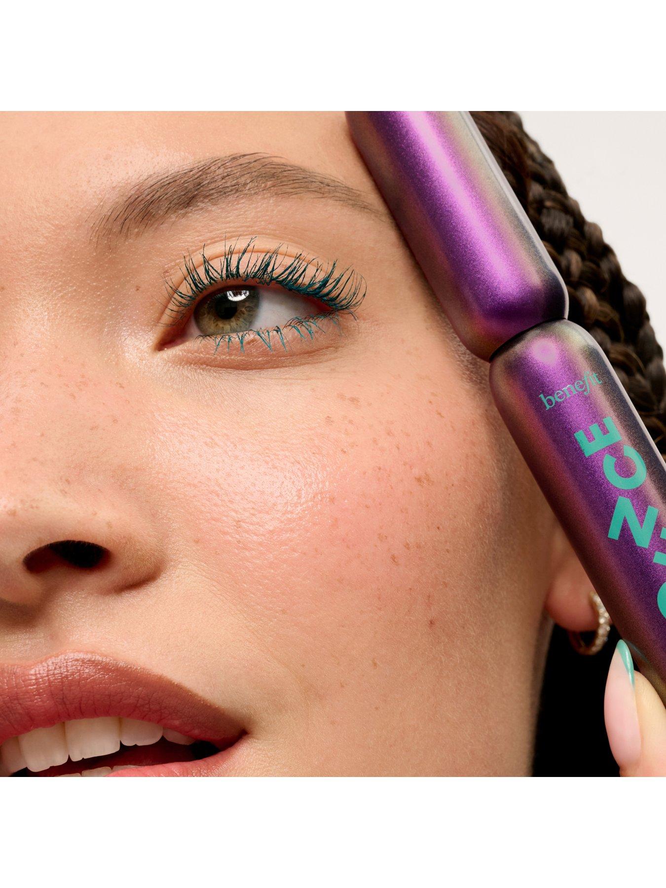 Image 7 of 7 of Benefit Badgal Bounce Mascara - Pump'd Up Teal