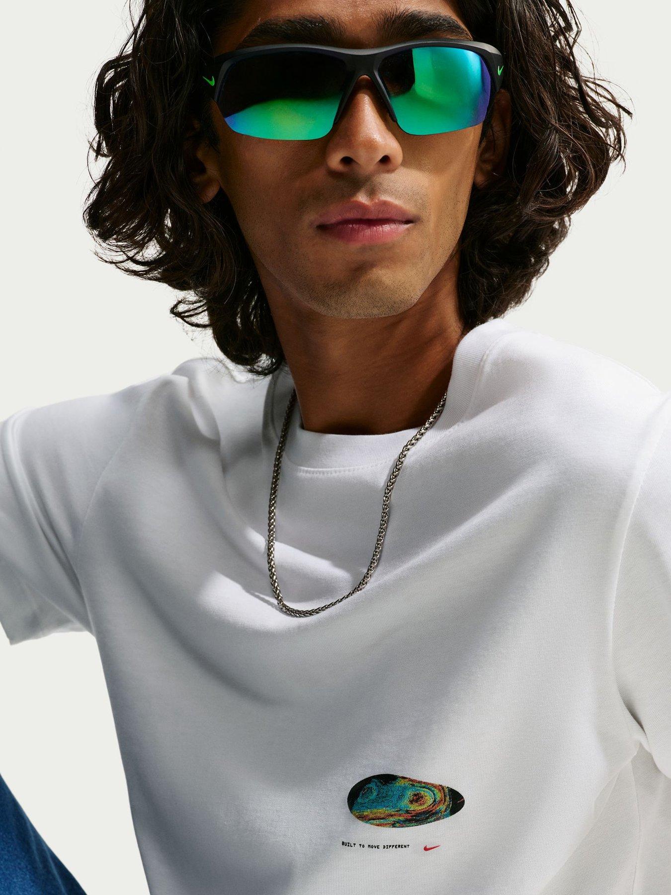 Image 5 of 5 of Nike Mens Original Content Globe Back Graphic T-Shirt - White