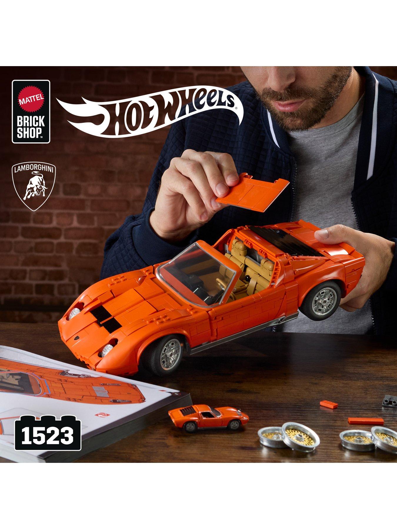 Image 2 of 7 of Hot Wheels <p>'71 Lamborghini Miura P400 SV Premium Building Set</p>
