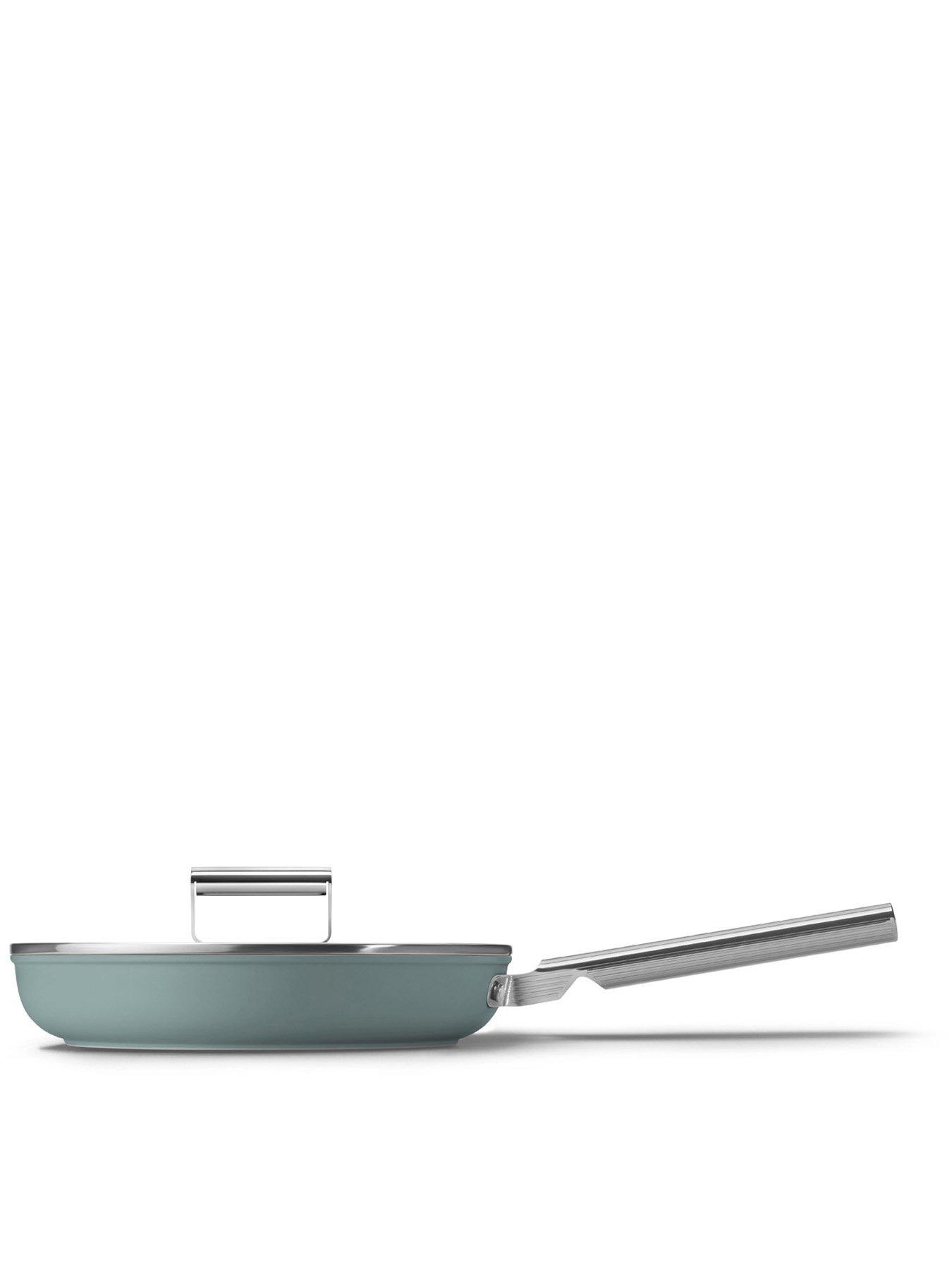 Image 4 of 4 of Smeg 28cm Retro Frying Pan, Oven Safe, Aluminium, Emerald Green