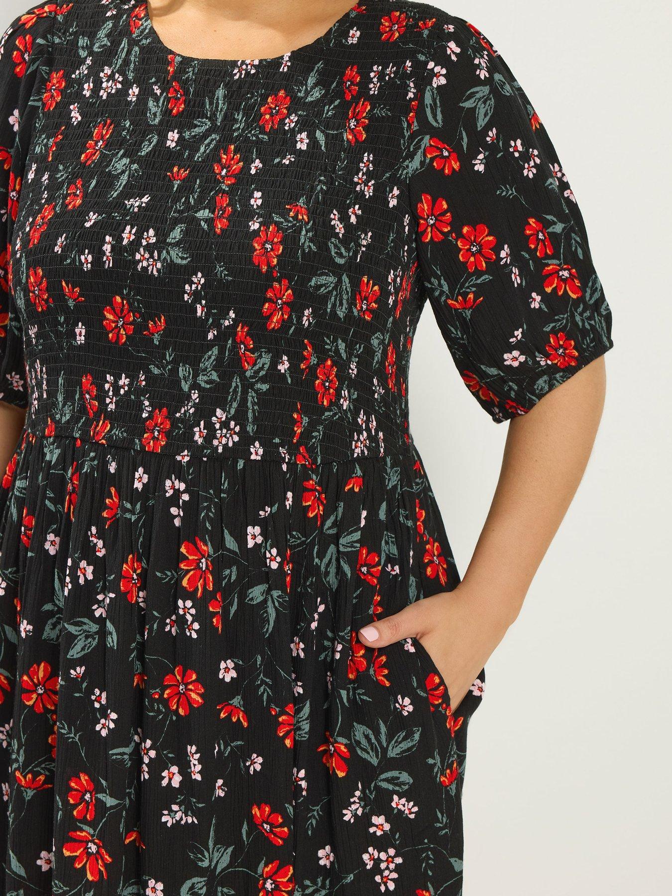 Image 4 of 4 of Yours Curve Shirred Puff Sleeve Midaxi Dress - Black