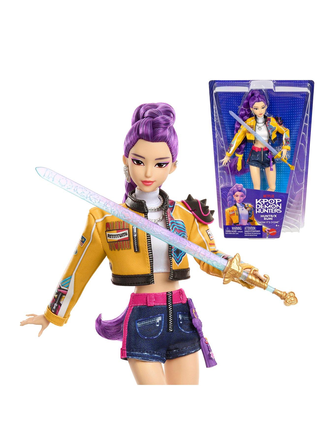 K-Pop Demon Hunters HUNTR/X Rumi How It's Done Fashion Doll with Sword  &  Microphone Accessories