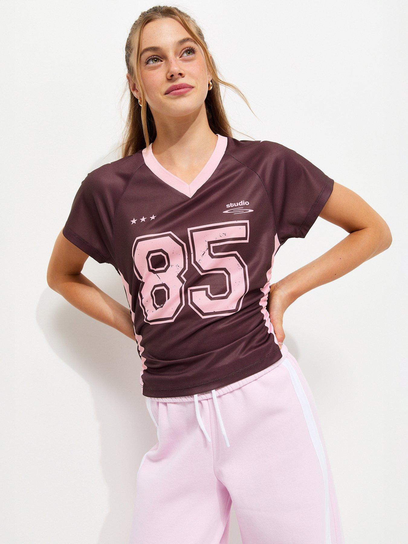 Image 1 of 5 of New Look 915 Girls 85 Star Print Ruched Side Football Top - Dark Red