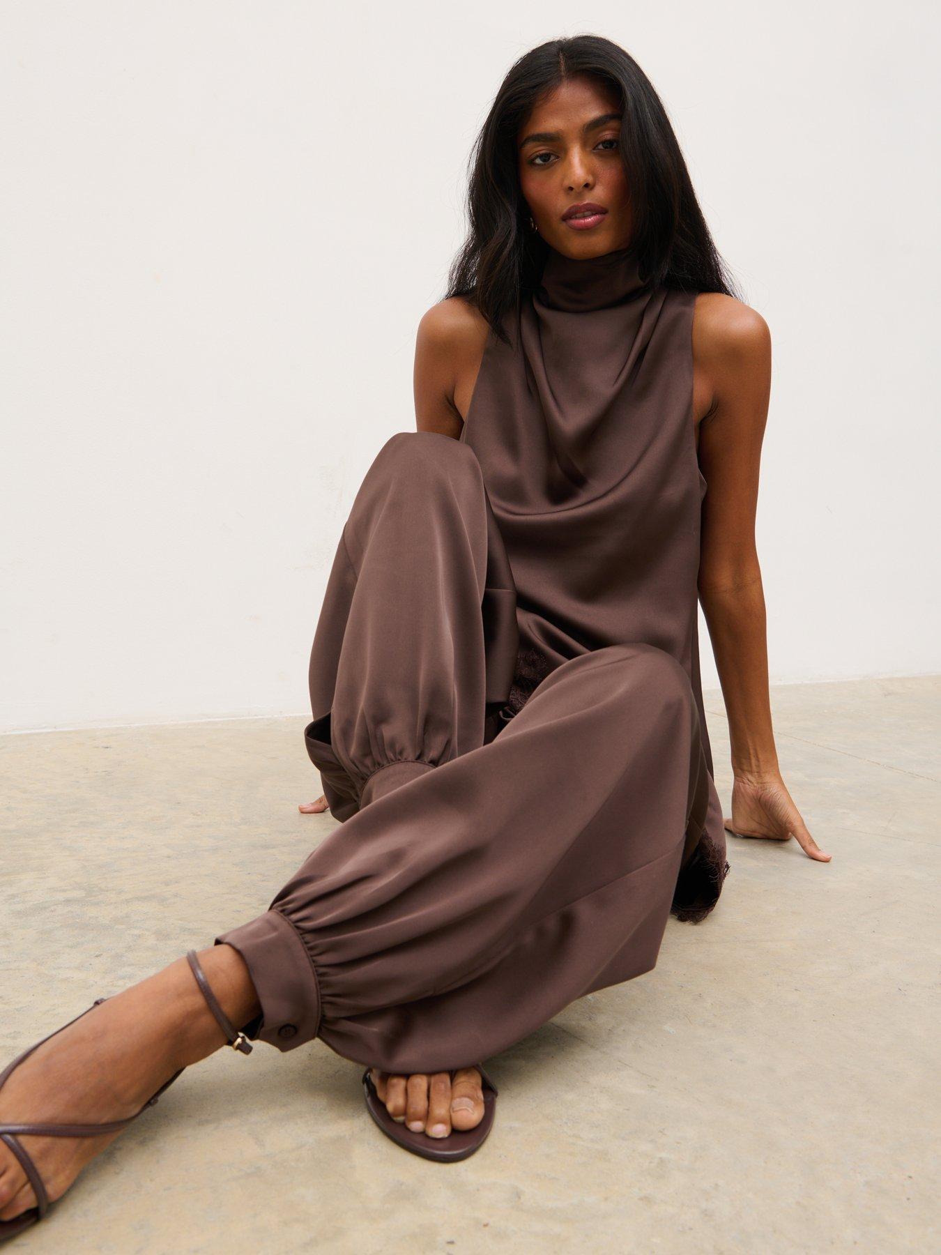 Image 3 of 4 of Pretty Lavish Breya Balloon Trousers - Brown