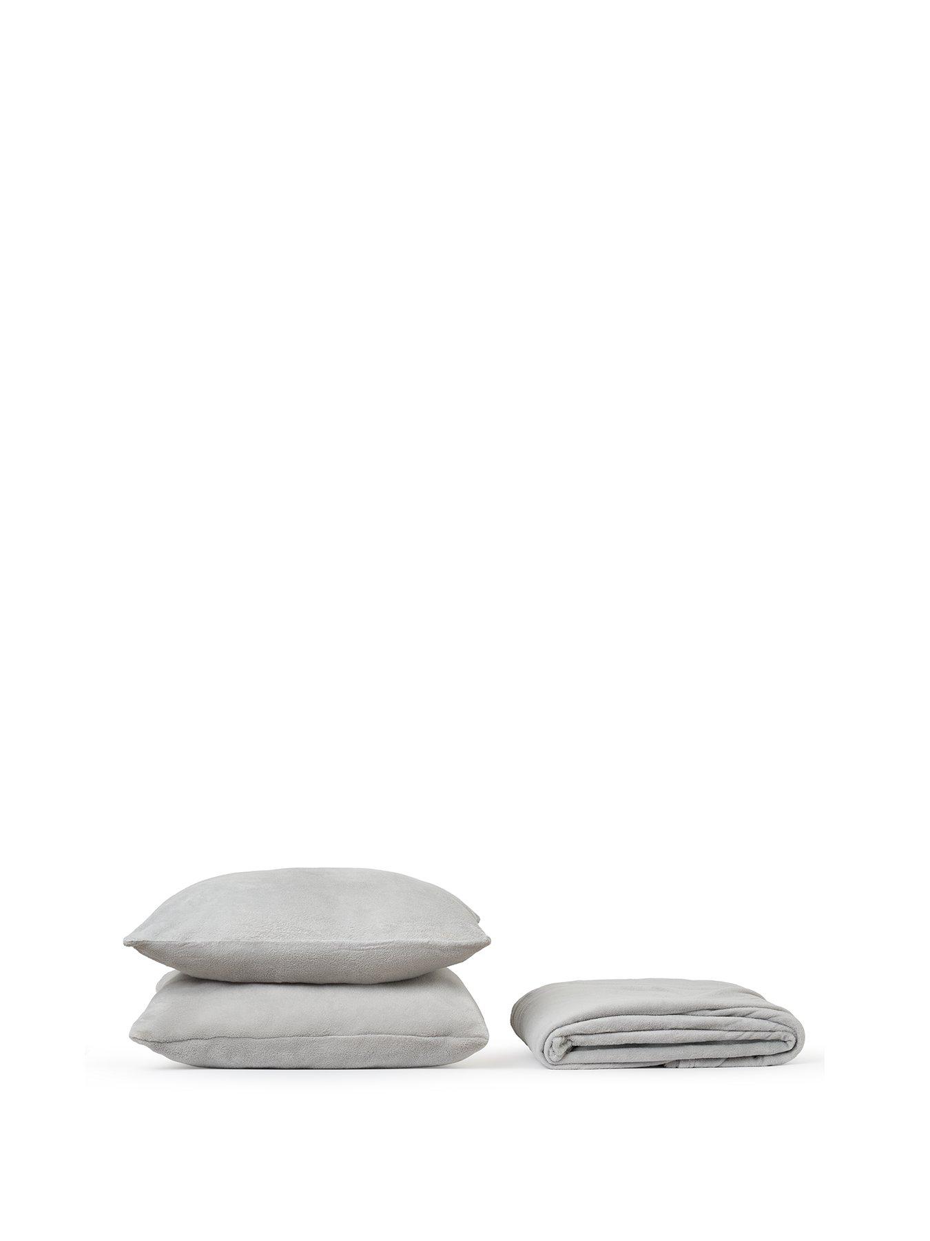 Image 2 of 5 of The Very Collection Jumbo Fleece Bundle Set