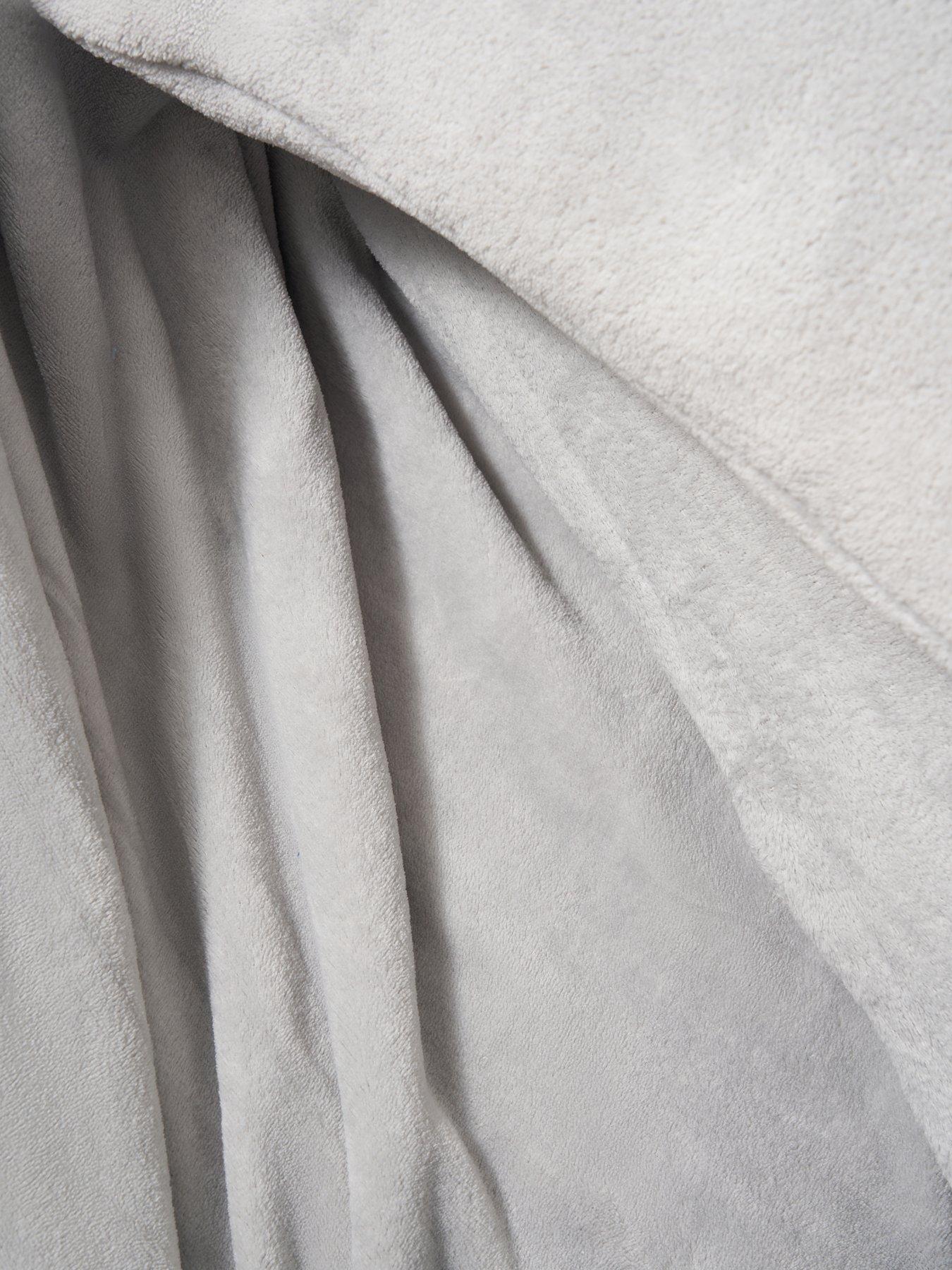 Image 4 of 5 of The Very Collection Jumbo Fleece Bundle Set