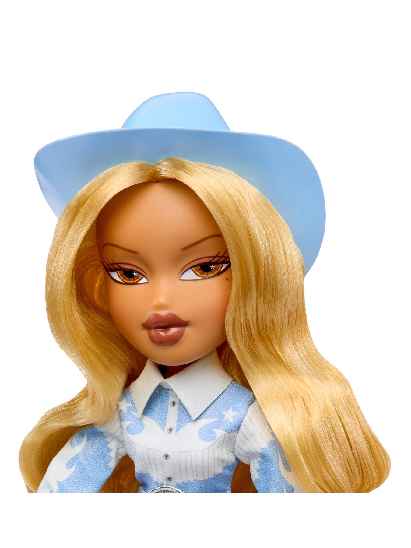 Image 3 of 7 of Bratz Sassy Stampede Doll - Yasmin