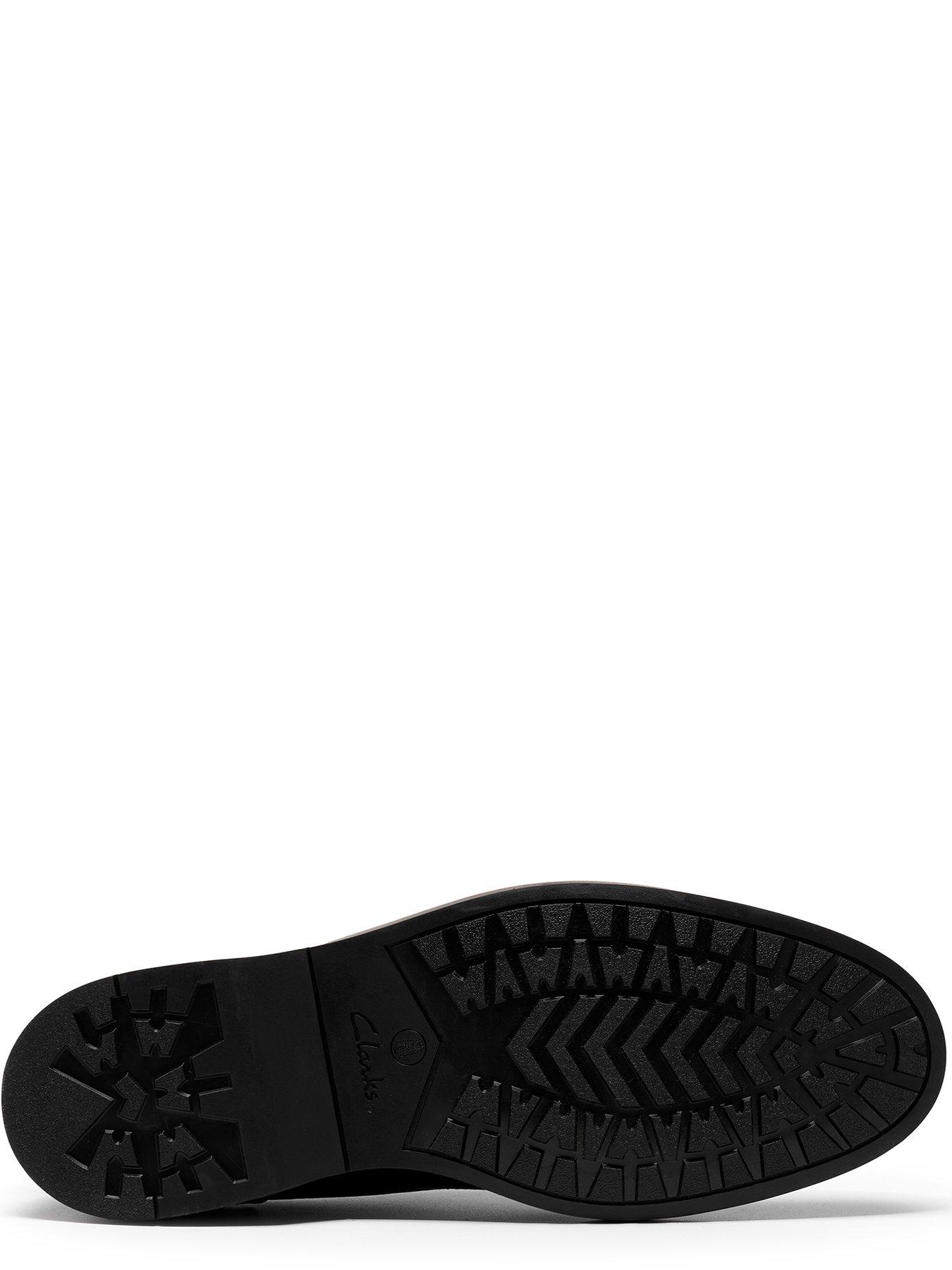 Image 5 of 6 of Clarks Aldwin Chukka Boot - Black