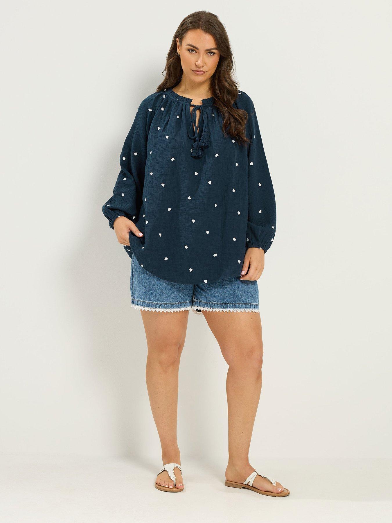 Image 3 of 4 of Yours Curve Heart Print Blouse &nbsp;- Blue