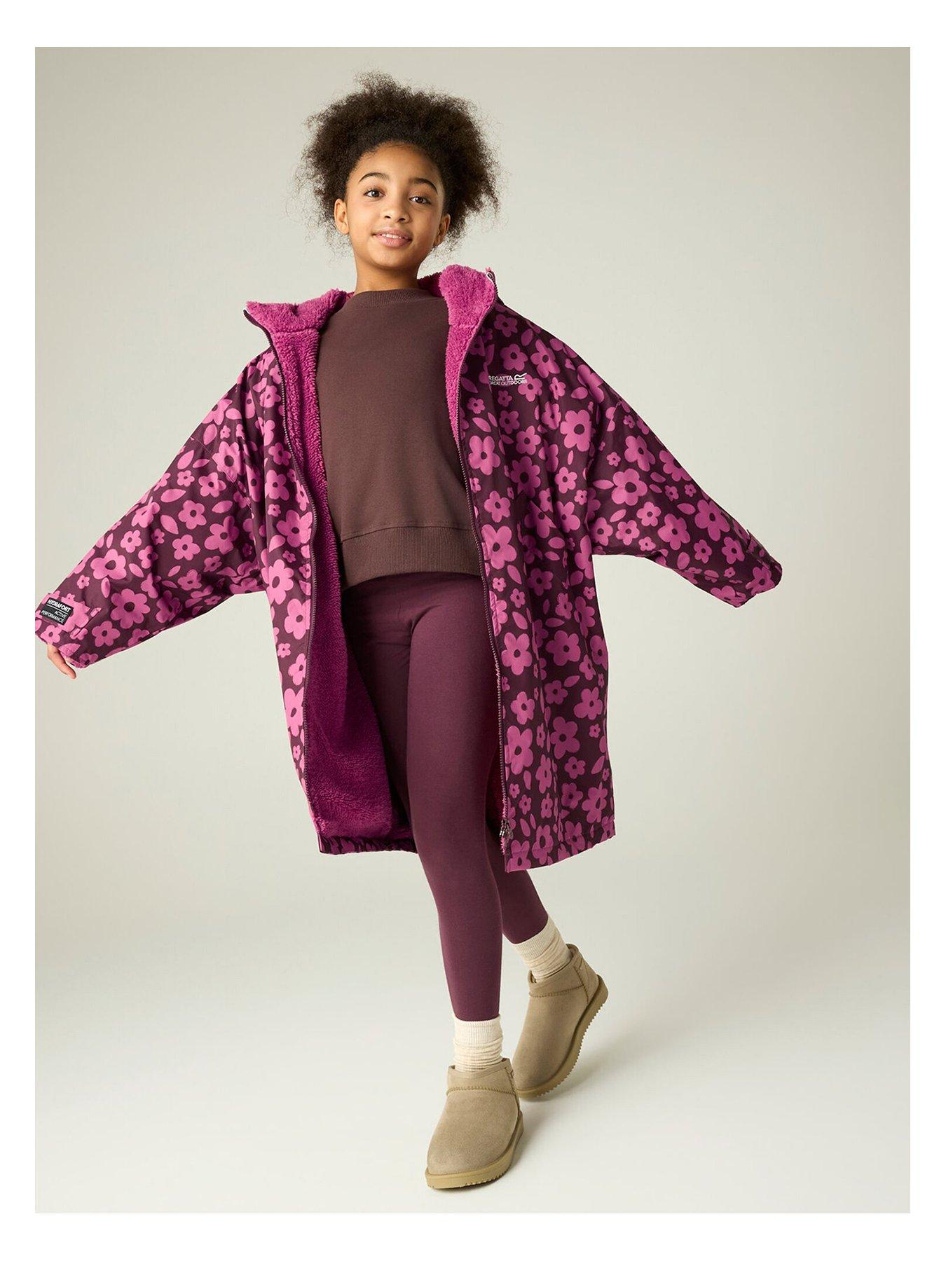 Image 3 of 7 of Regatta Kids Junior Waterproof Changing Robe -fig/violet Floral