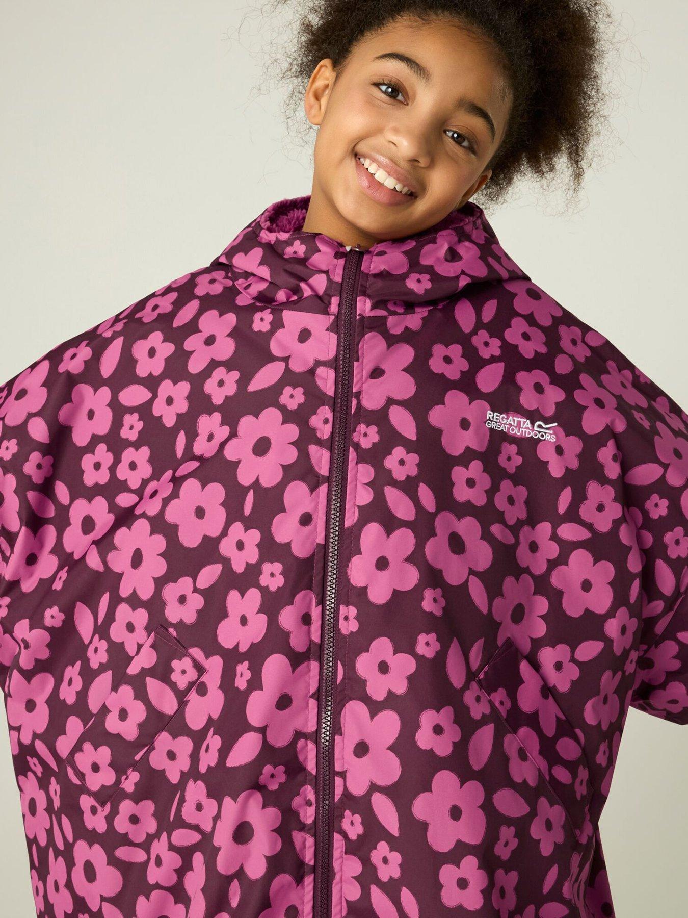 Image 4 of 7 of Regatta Kids Junior Waterproof Changing Robe -fig/violet Floral