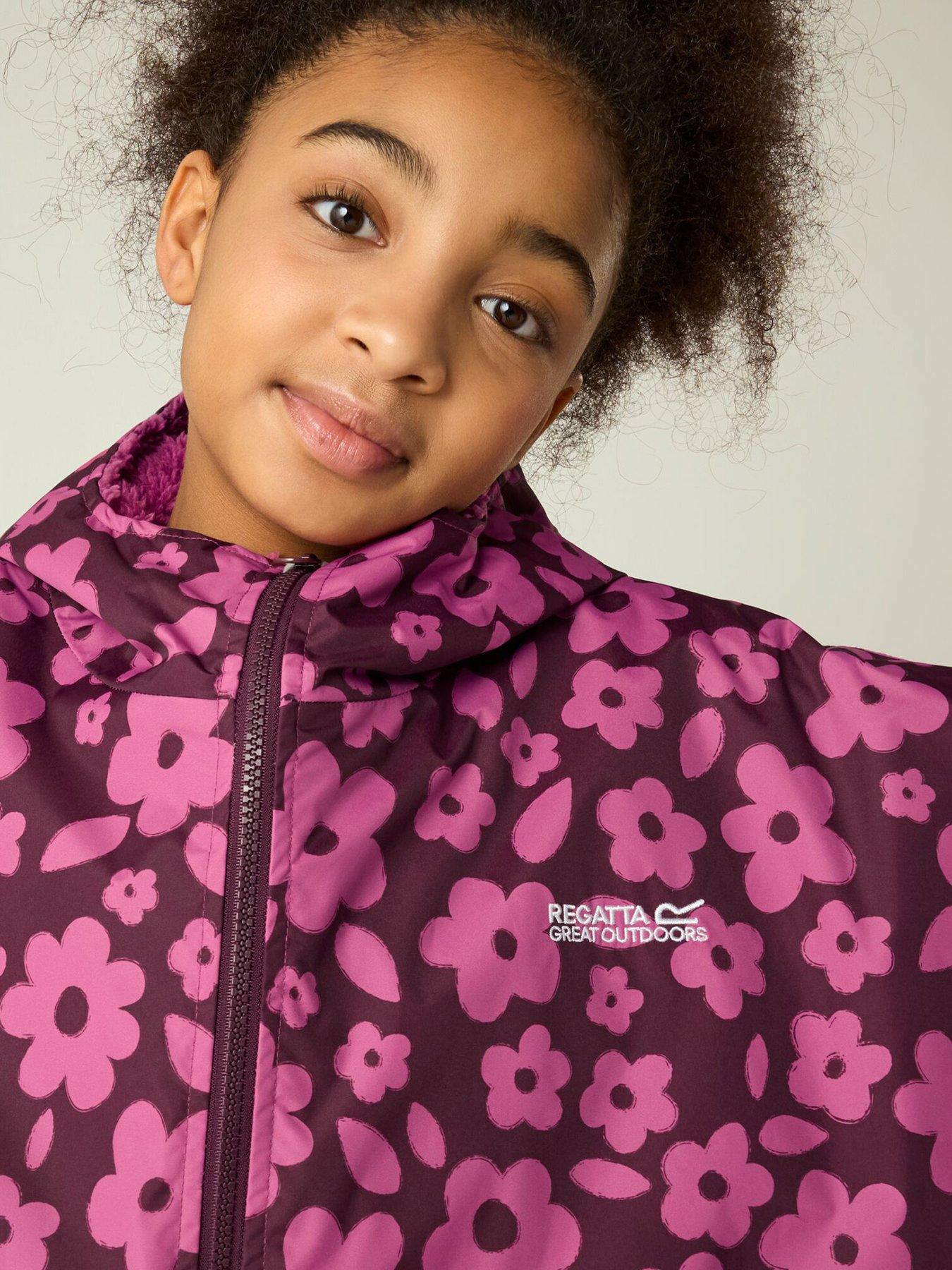 Image 6 of 7 of Regatta Kids Junior Waterproof Changing Robe -fig/violet Floral