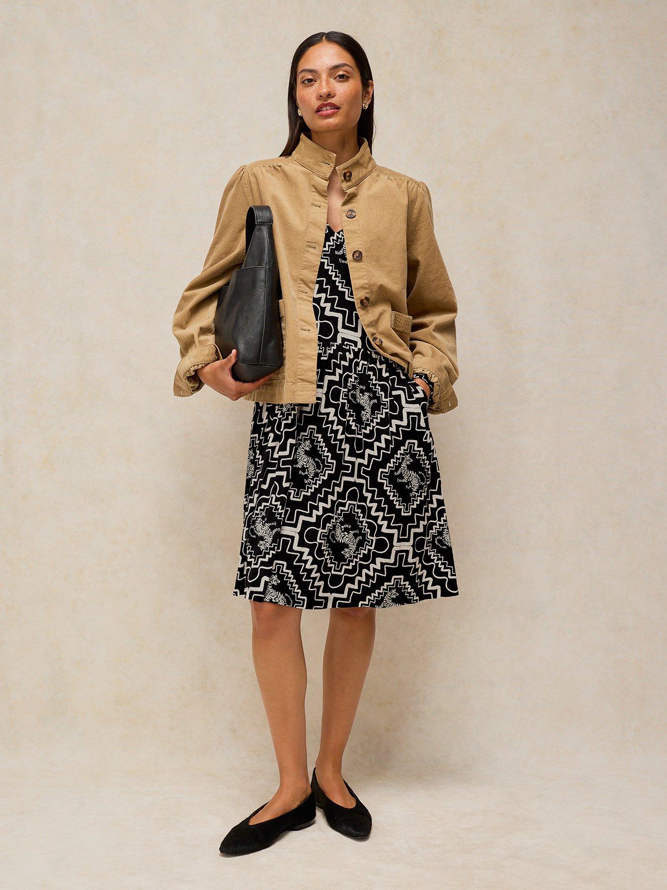 Image 3 of 5 of White Stuff Womens Lola Monochrome Print V-Neck Jersey Dress - Black