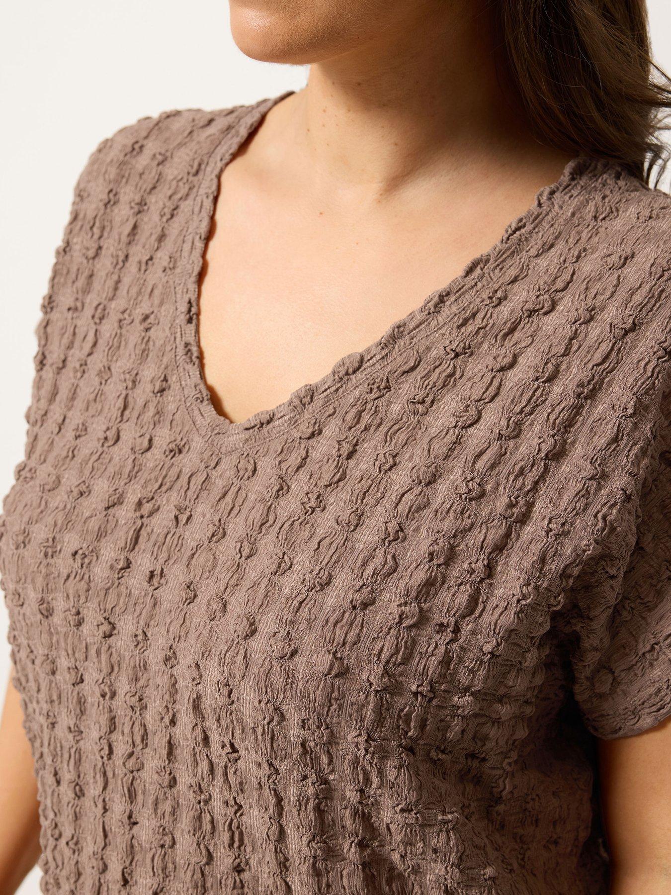 Image 4 of 4 of Yours Curve Bubble Texture Top - Brown