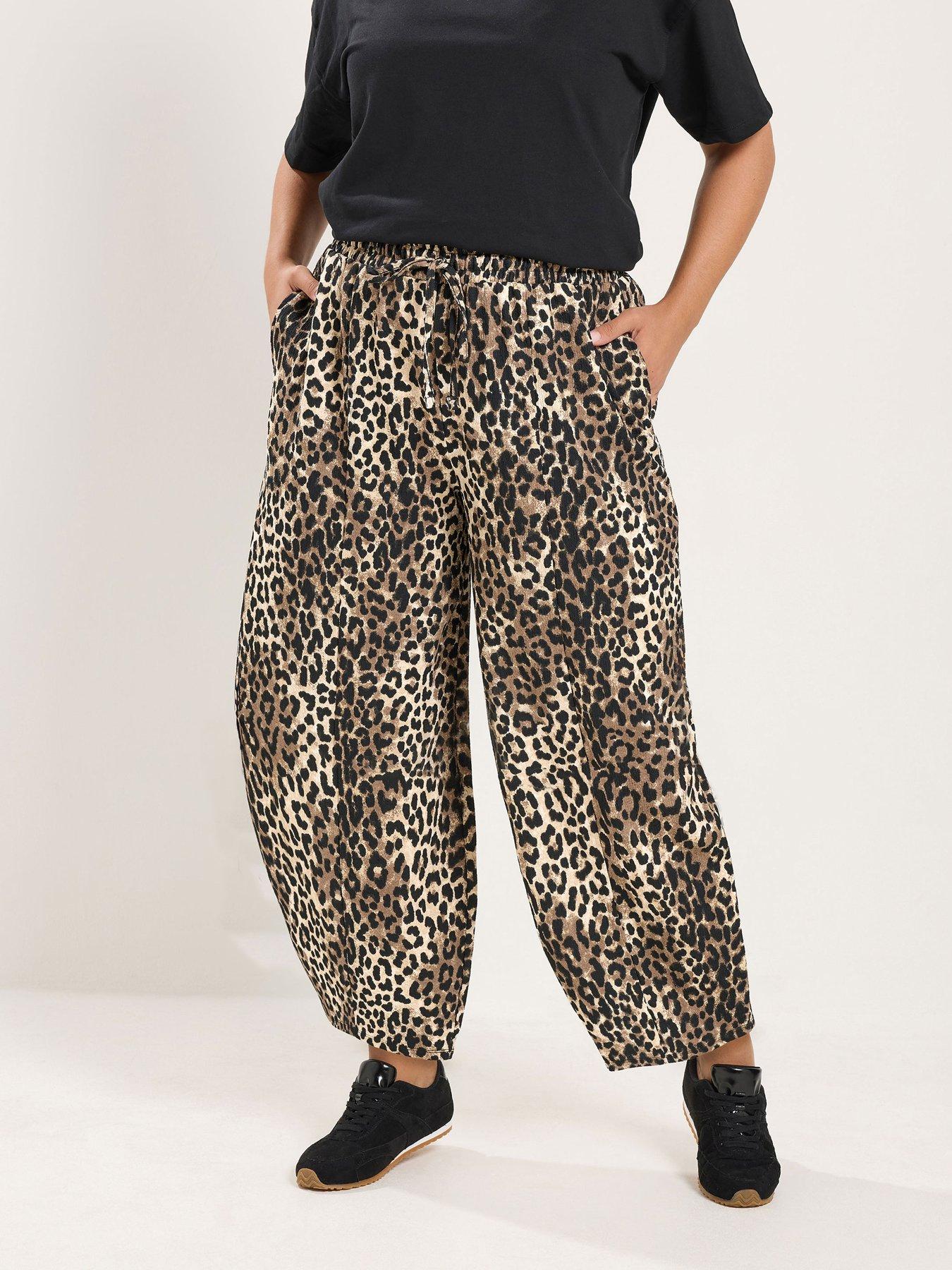 Image 1 of 4 of Yours Curve Printed Crinkle Barrel Trouser Regular - Black