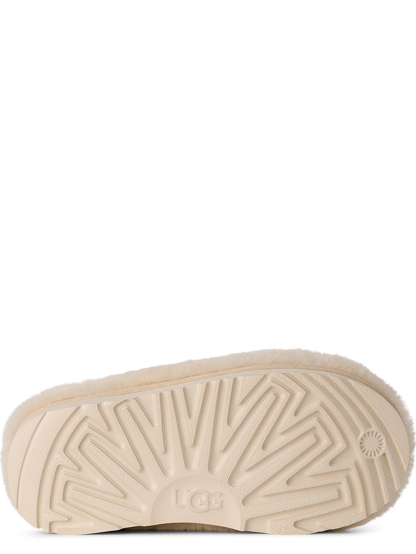 Image 5 of 6 of UGG Junior Classic Fluffed Slip-on Slipper - Natural