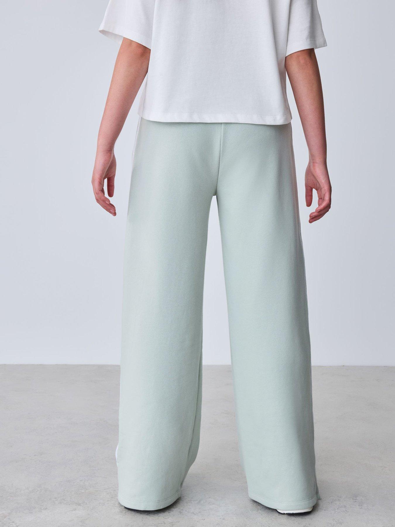 Image 4 of 7 of Ted Baker Older Girls 2 Piece Boxy T-shirt &amp; Contrast Waistband Trousers Set - Green