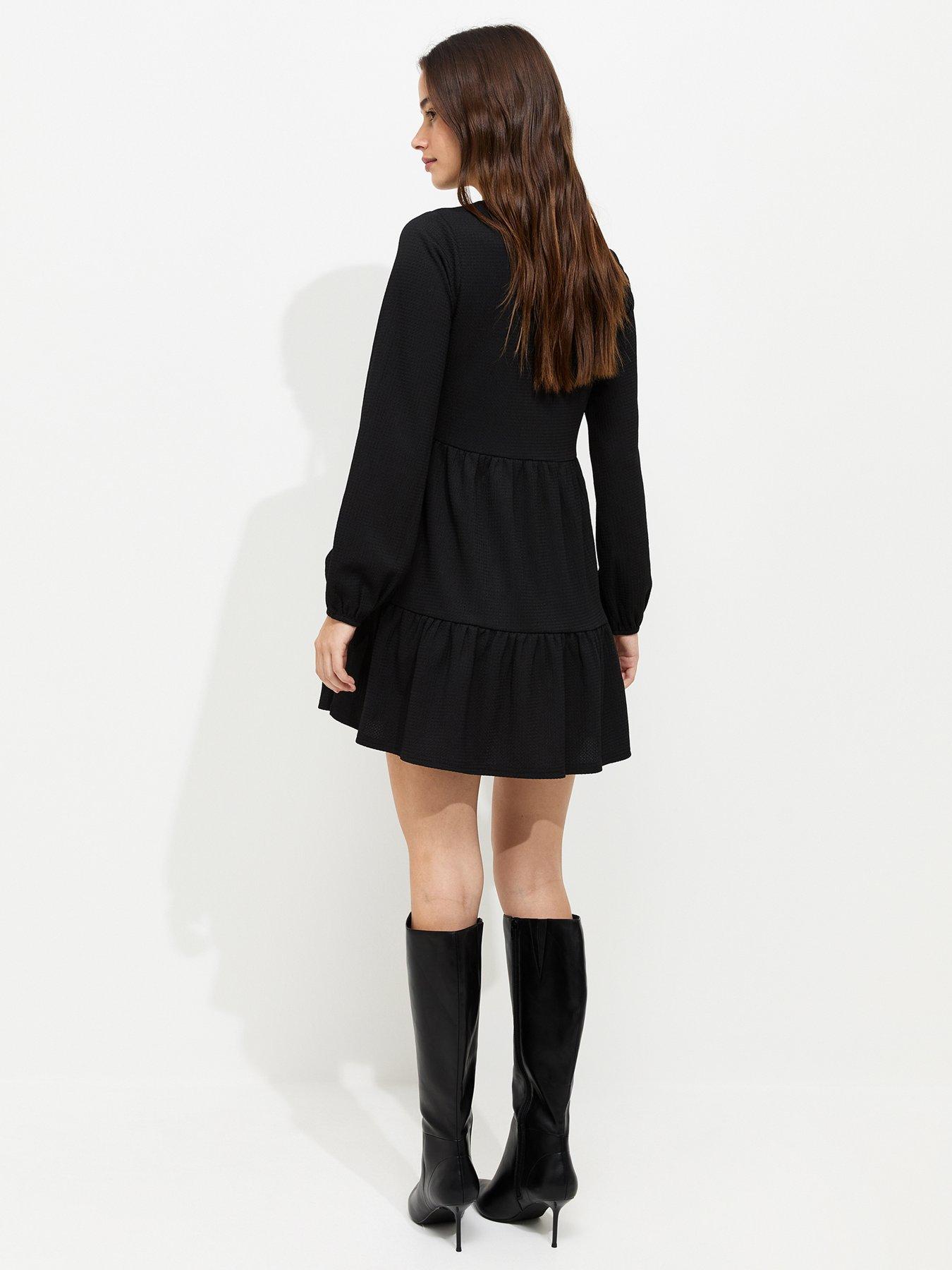 Image 2 of 5 of New Look Crinkled Long Sleeve Smock Mini Dress - Black
