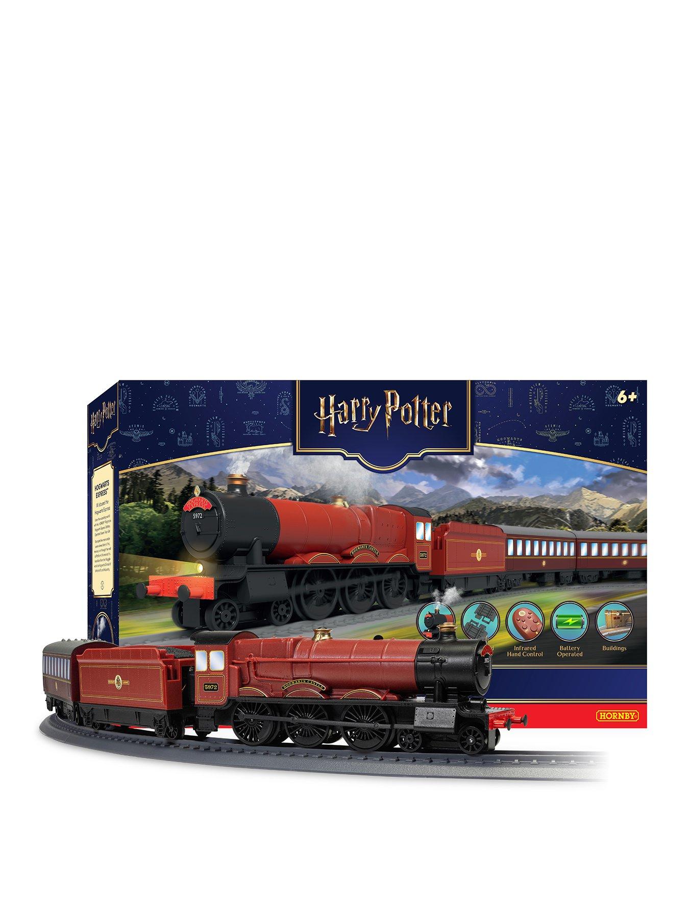 Hornby Harry Potter Steam And Light Hogwarts Express Train Set in One Colour