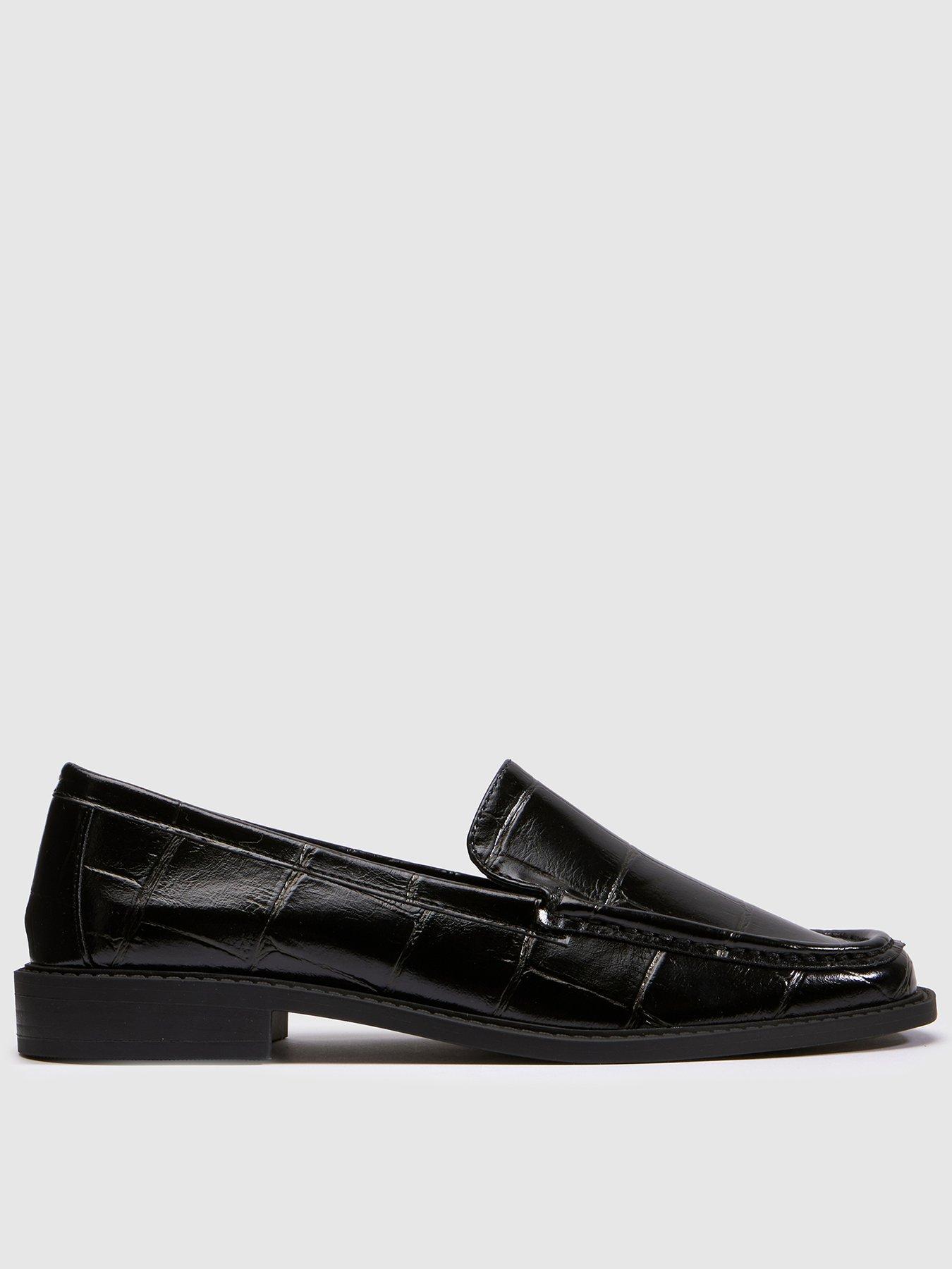 Schuh Lissa Update- Lipstick Croc Loafer