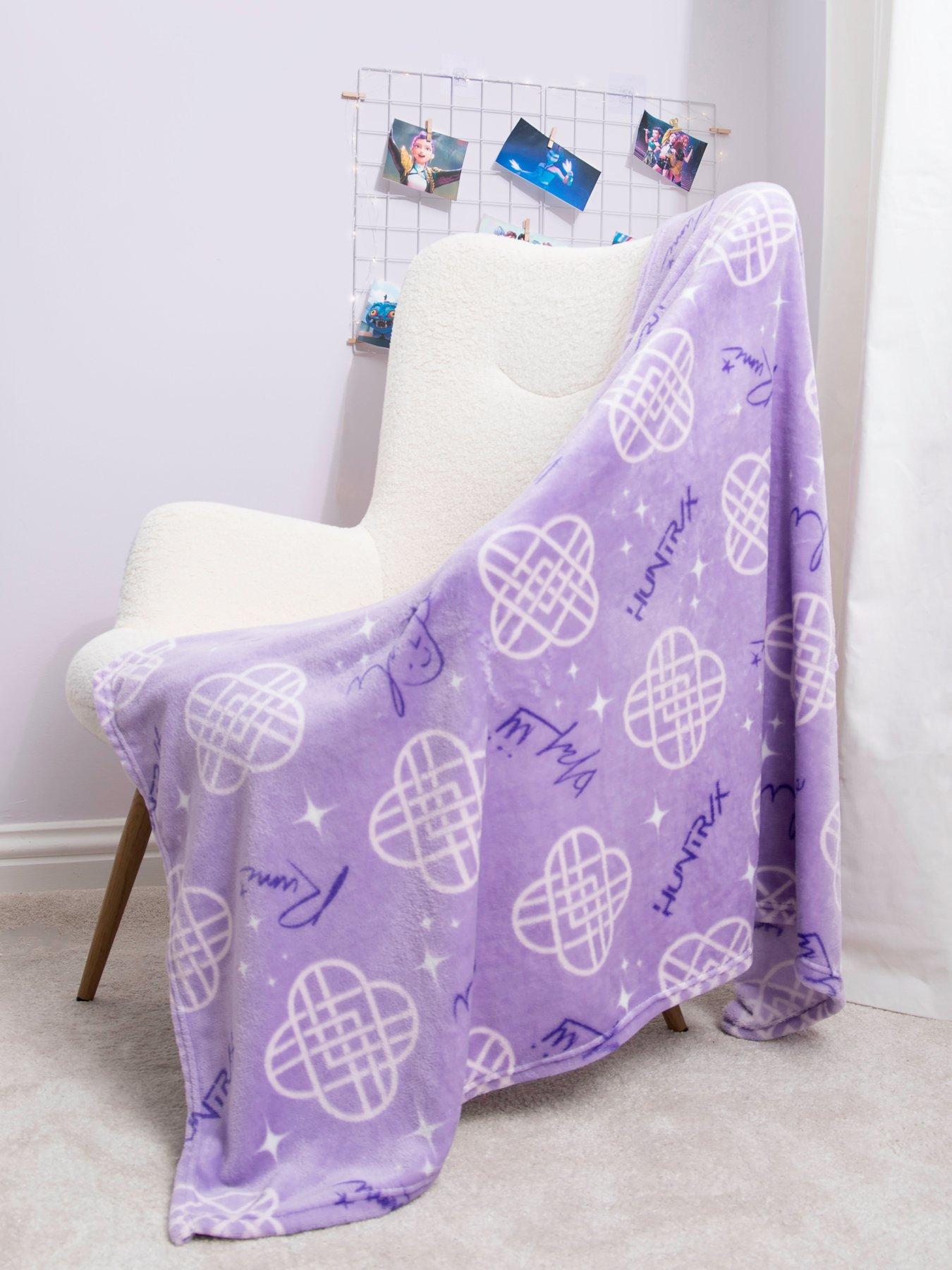 K-Pop Demon Hunters K Pop Demon Hunters Signatures Rotary Fleece Blanket in Multi
