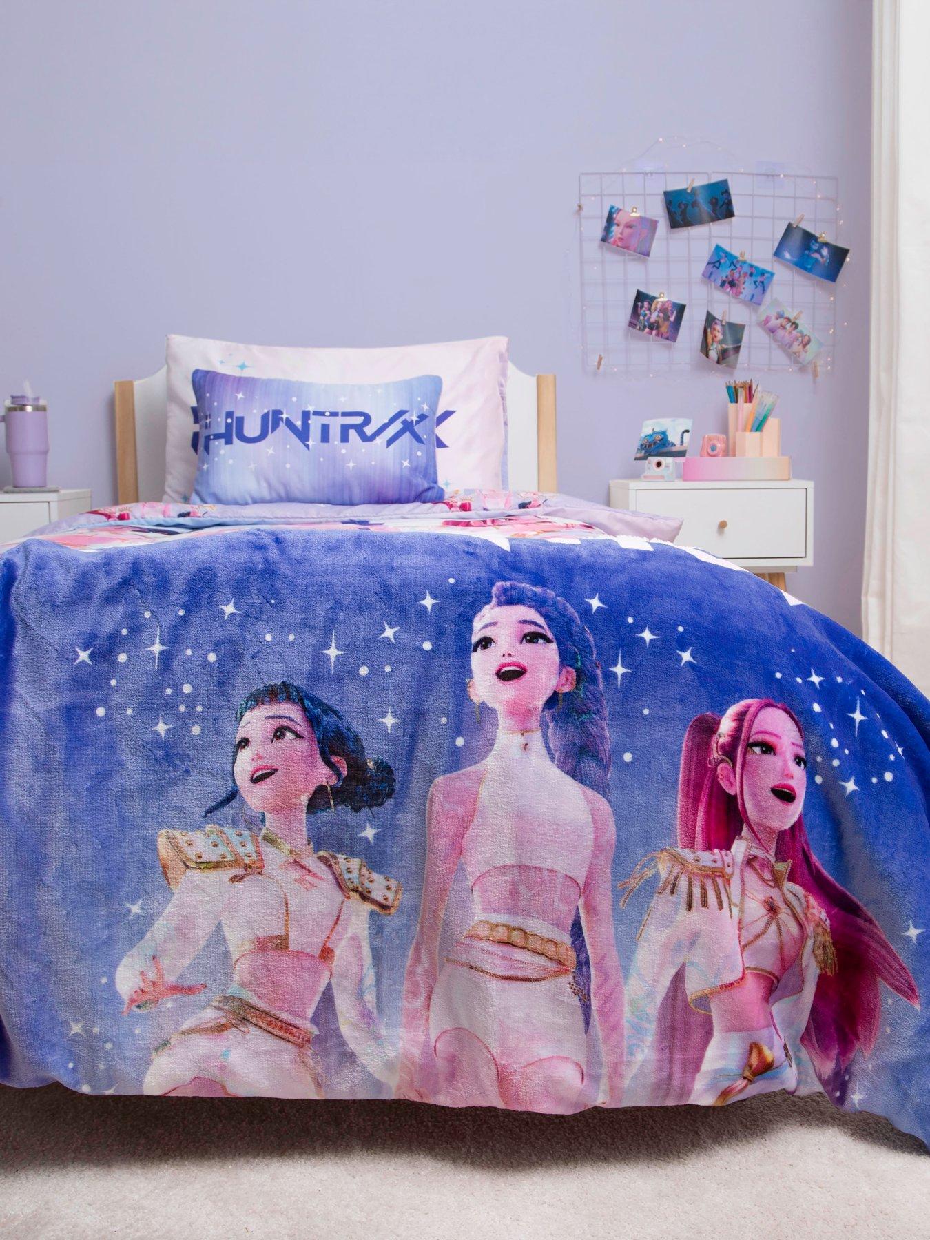 Image 1 of 6 of K-Pop Demon Hunters K Pop Demon Hunters Signatures Digital Sherpa Fleece Blanket