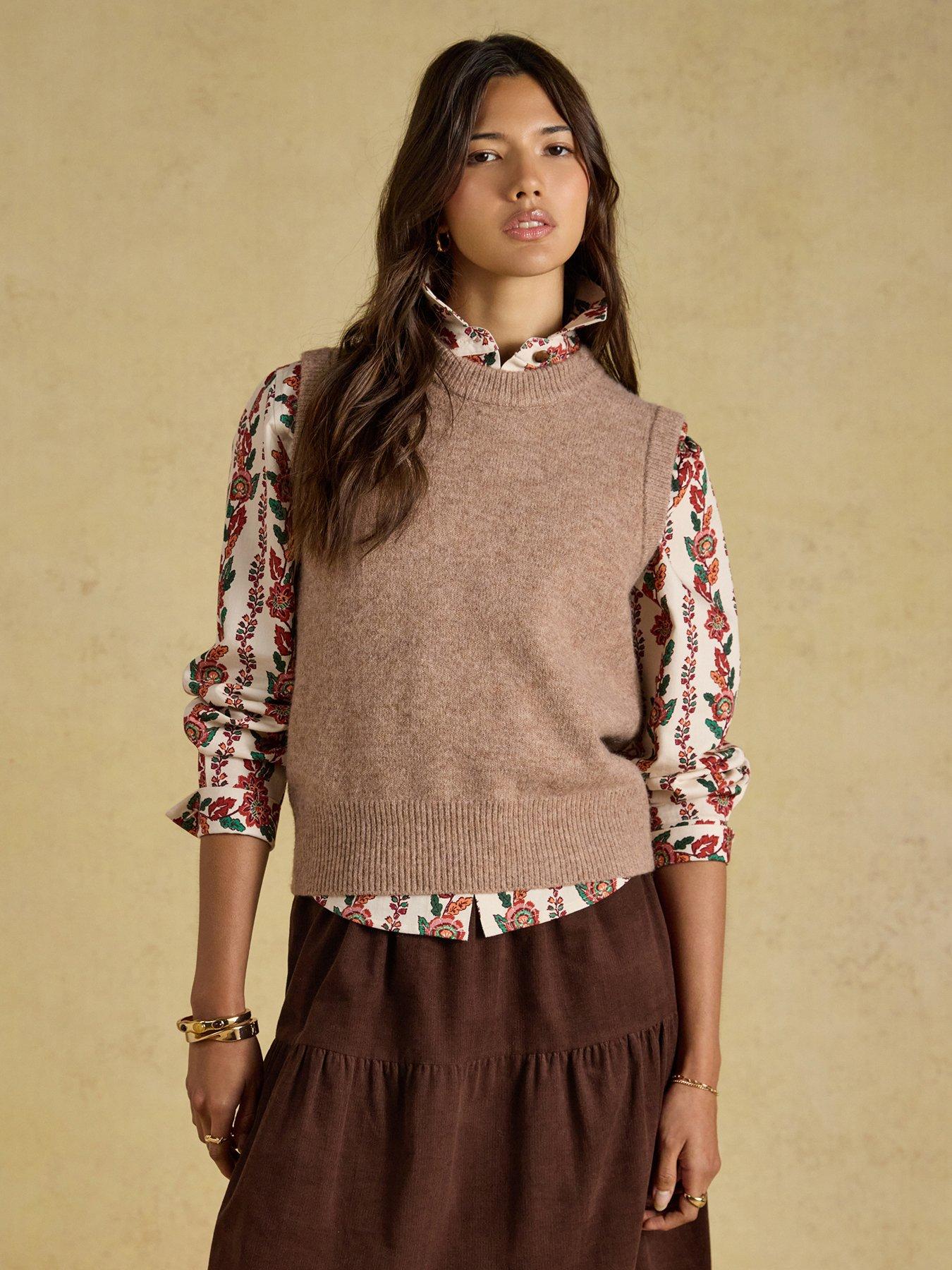 Image 1 of 5 of Joules Women's Holly Knitted Vest - Tan