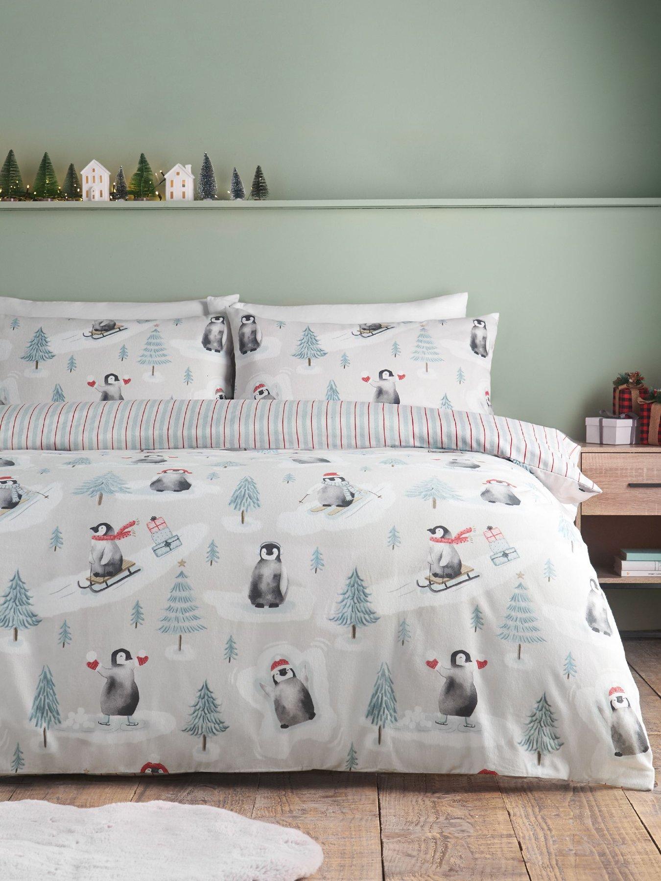 Catherine Lansfield Brushed 100% Cotton Christmas Penguins Duvet Cover Set in Green