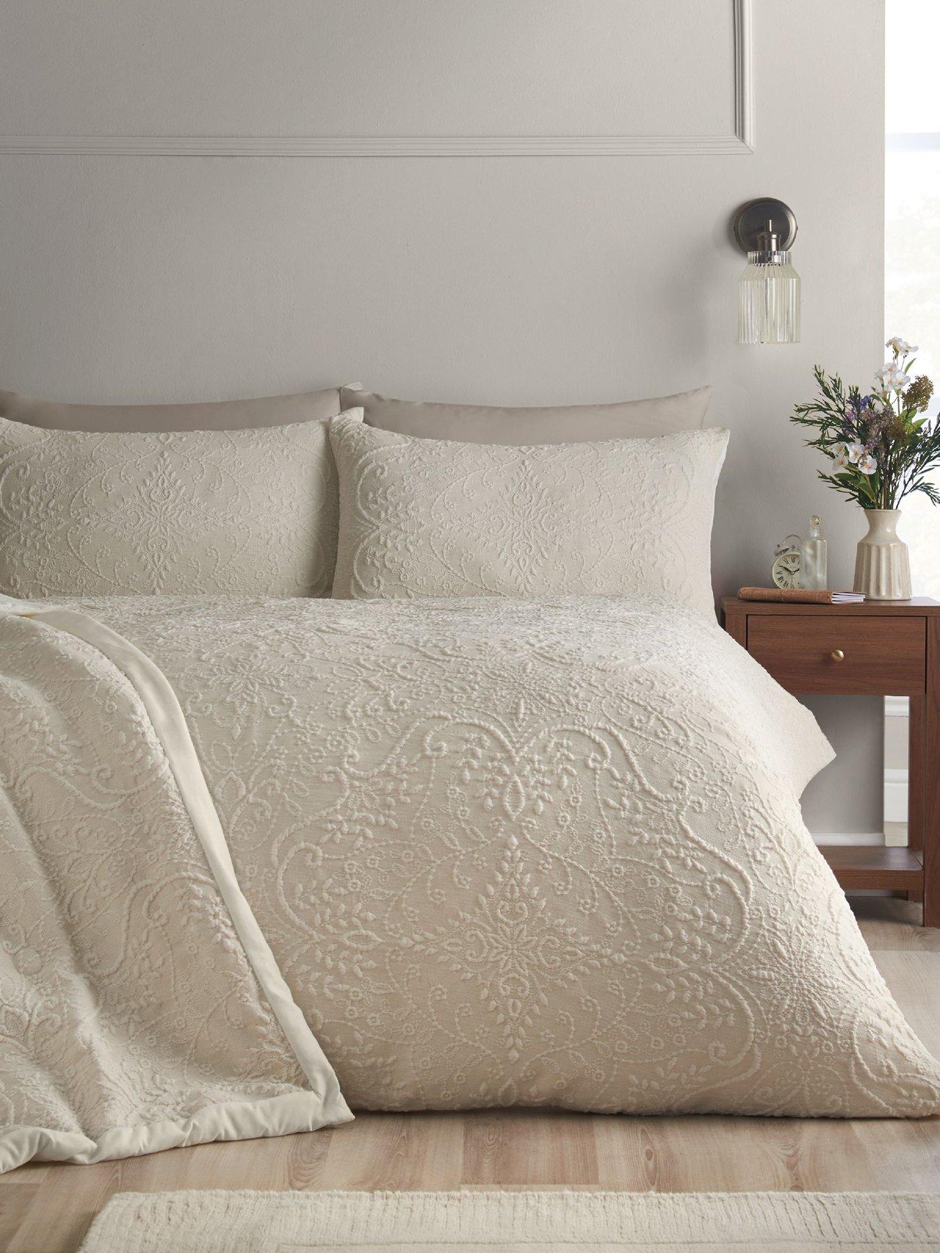 Image 4 of 4 of Catherine Lansfield Amelia Jacquard Duvet Cover Set